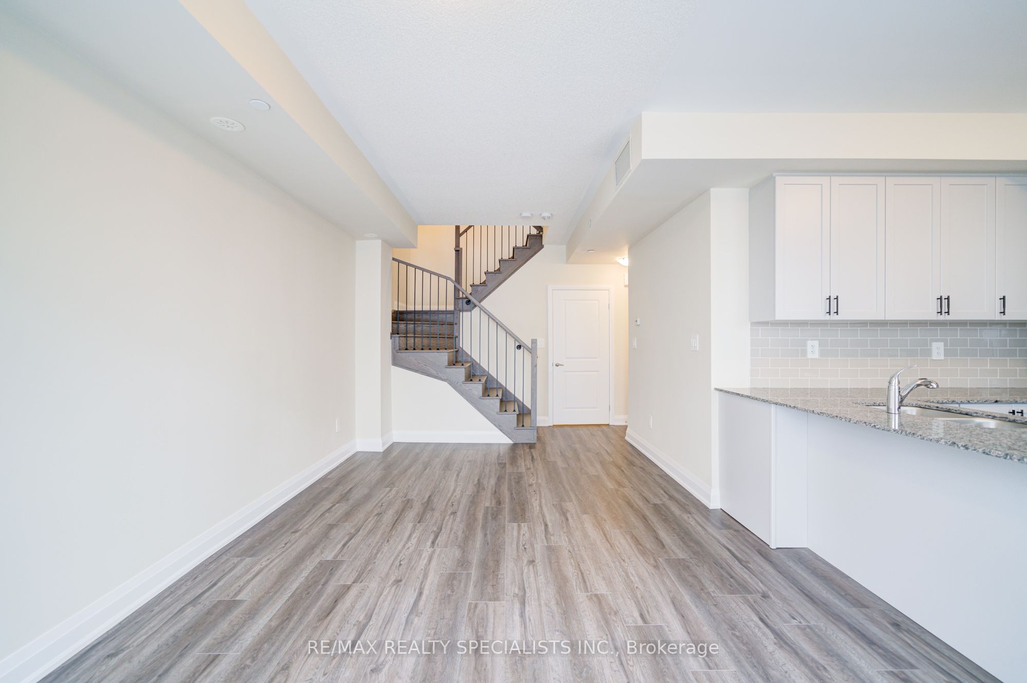 1573 Rose Way 108 Property Photo 11