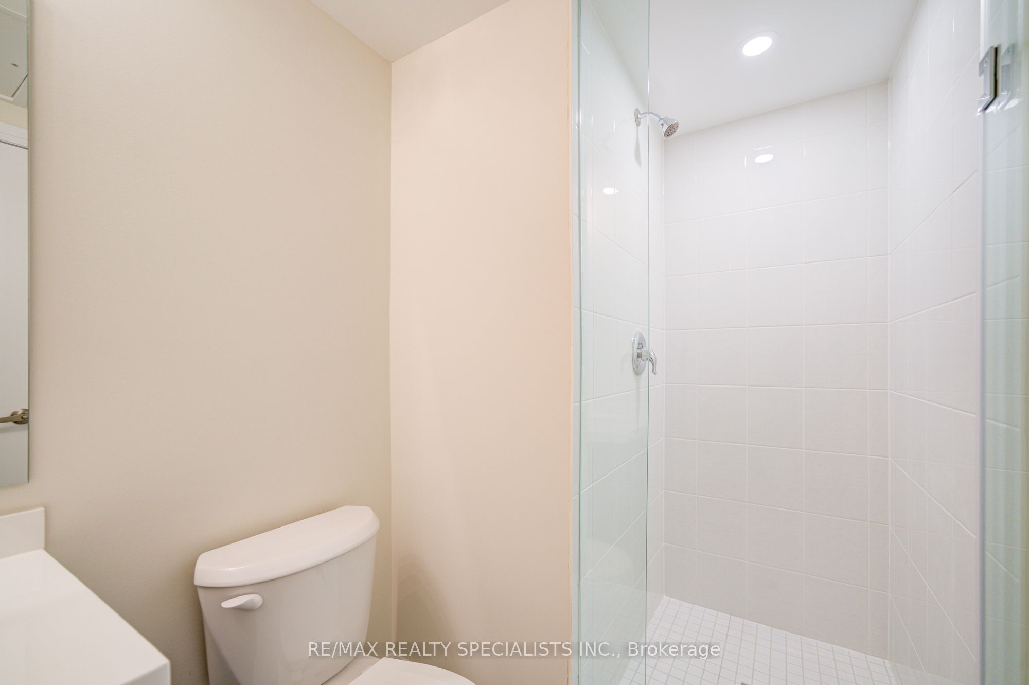 1573 Rose Way 108 Property Photo 27