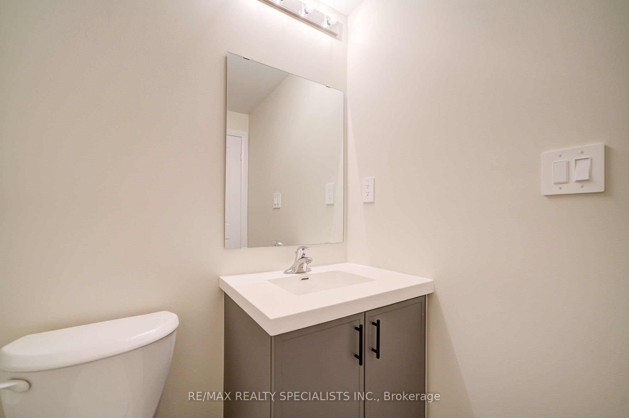 1573 Rose Way 108 Property Photo 28