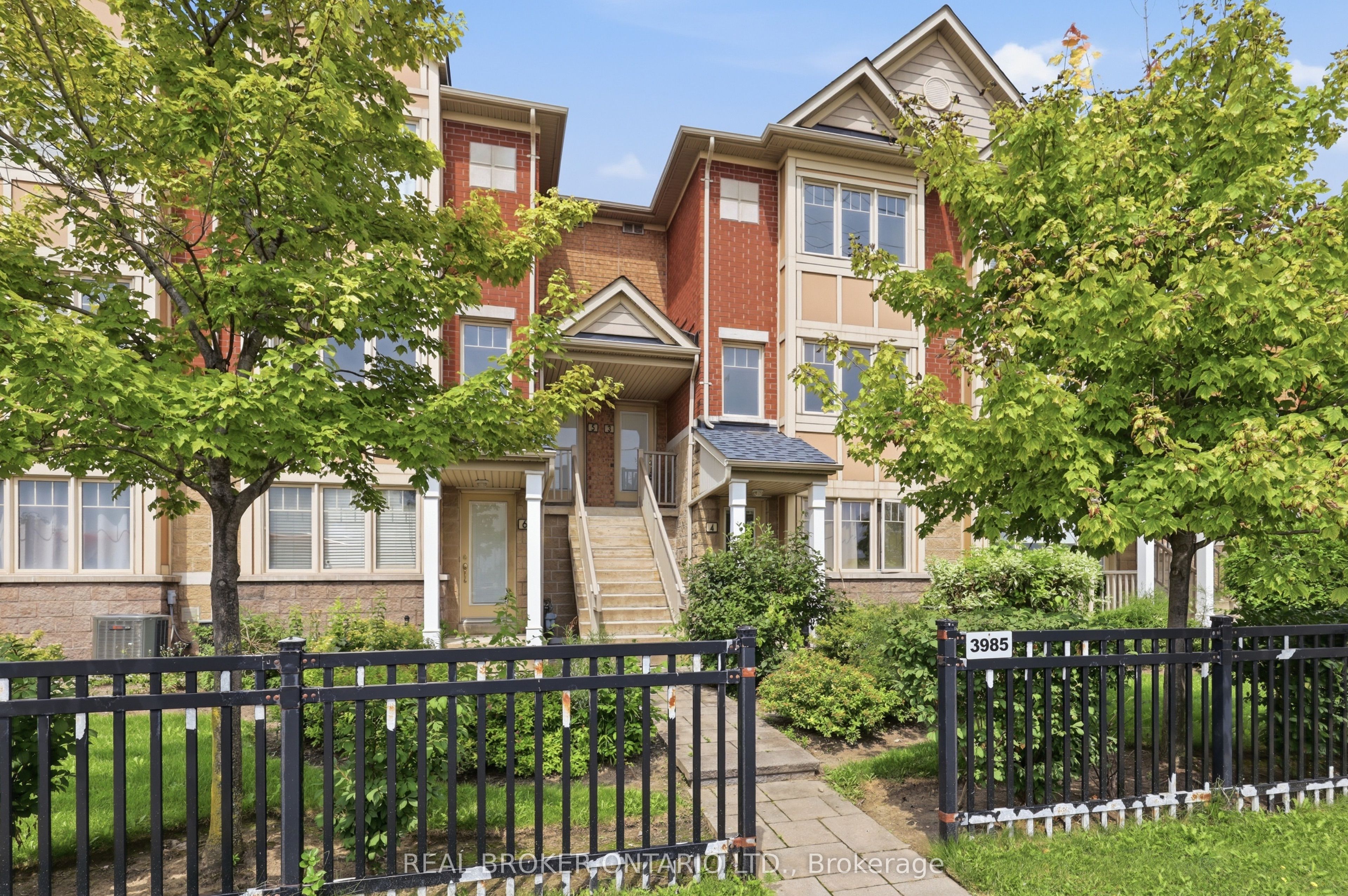 3985 Eglinton Avenue W Property Photo 1