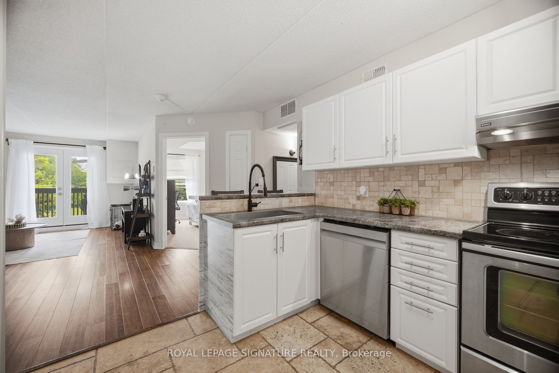 2020 Cleaver Avenue 207 Property Photo 16