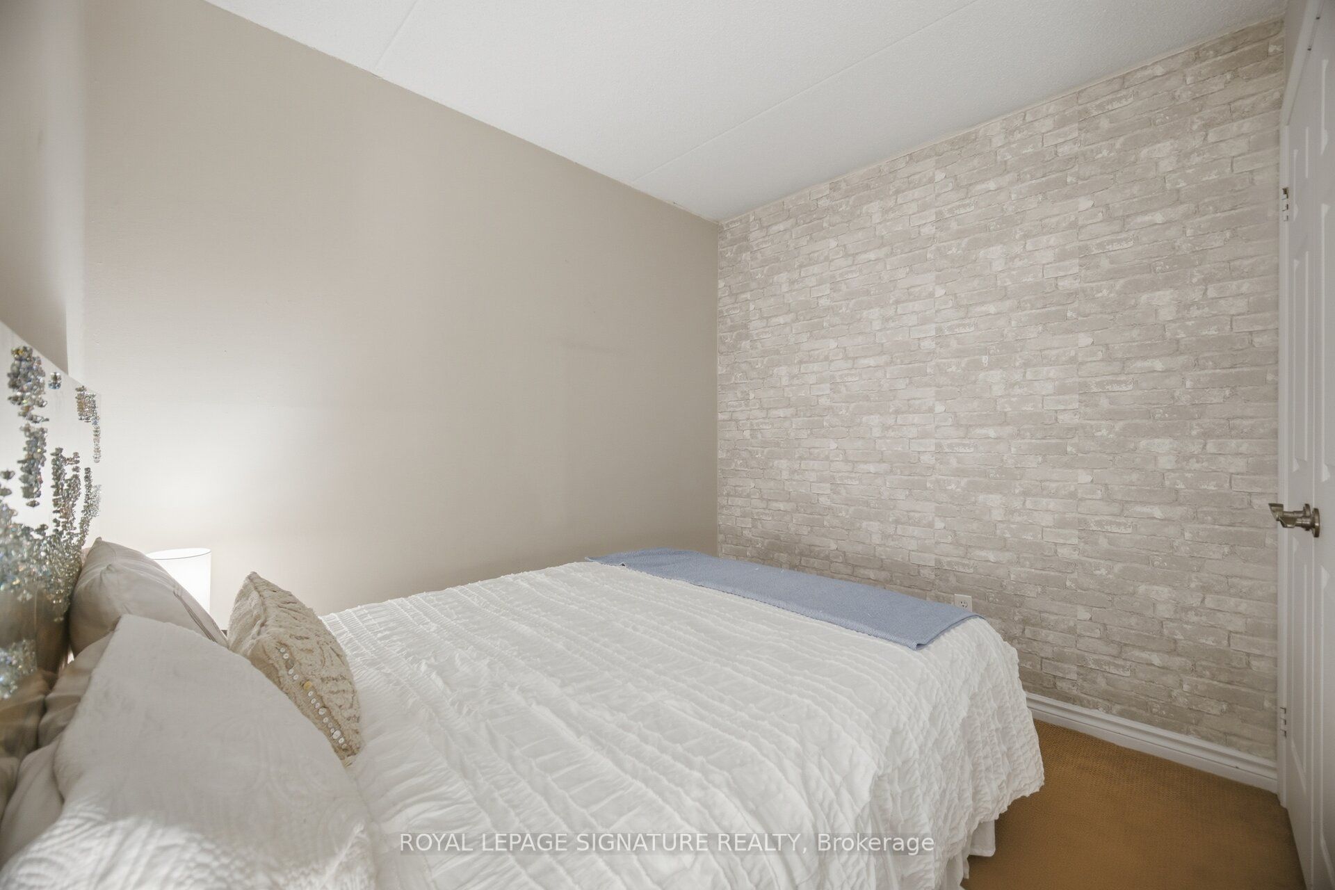 2020 Cleaver Avenue 207 Property Photo 23