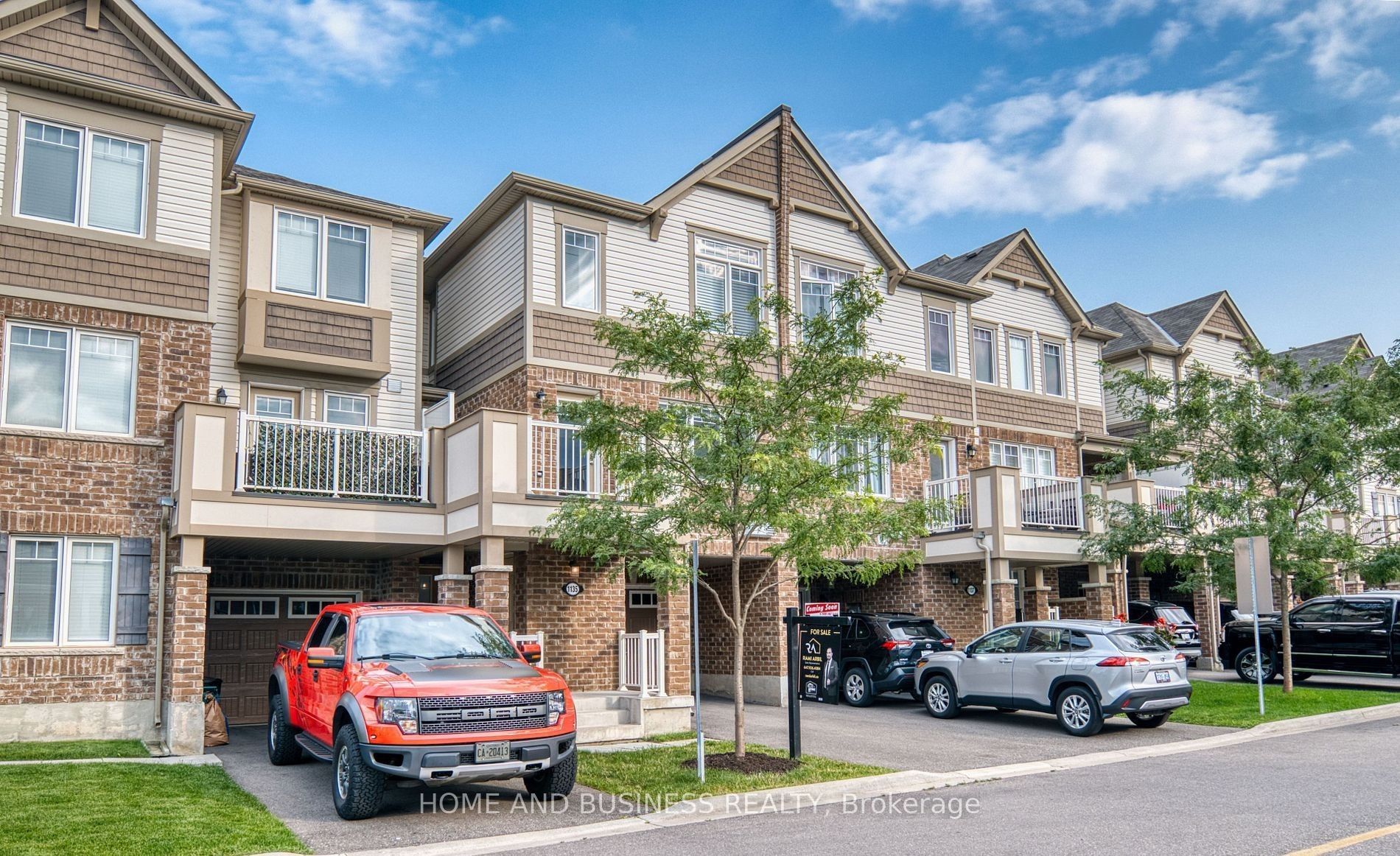 1135 Duignan Crescent Property Photo 3