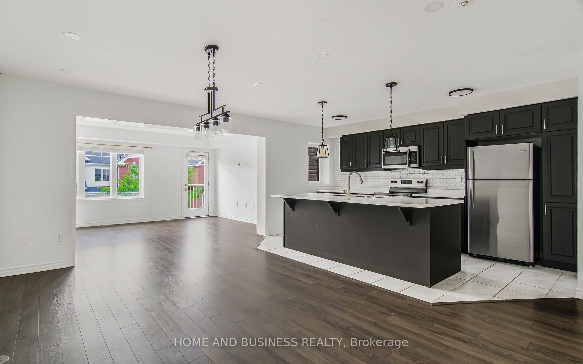 1135 Duignan Crescent Property Photo 7