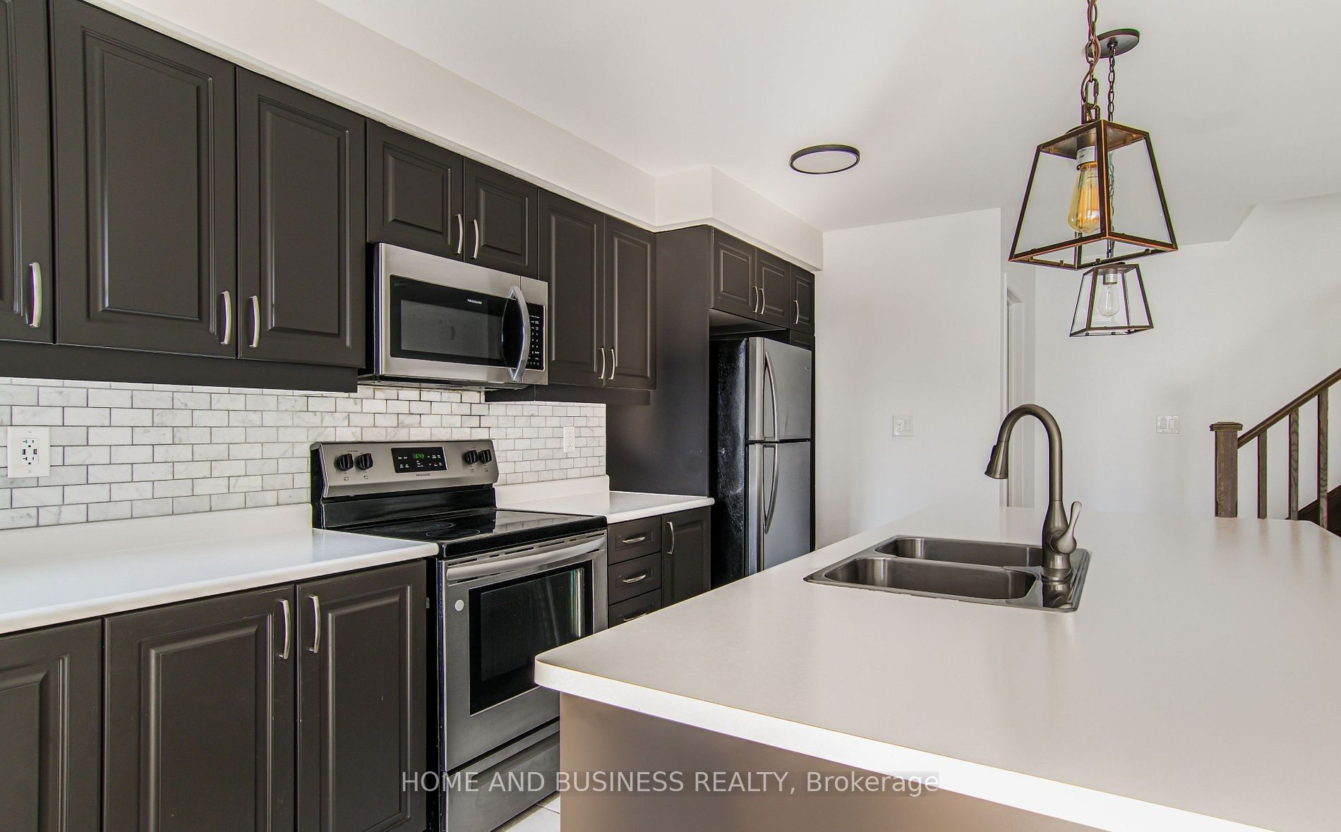 1135 Duignan Crescent Property Photo 10