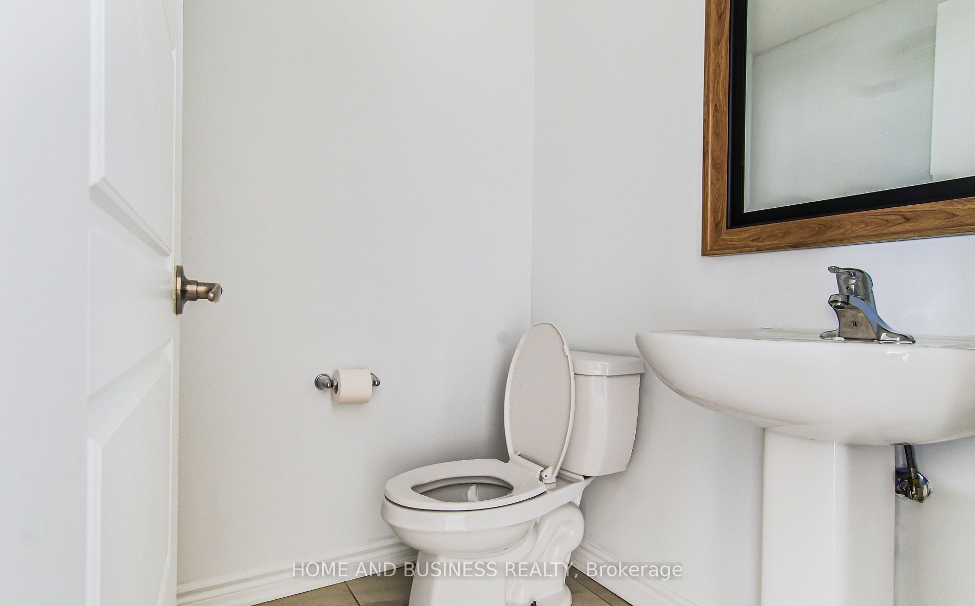 1135 Duignan Crescent Property Photo 12