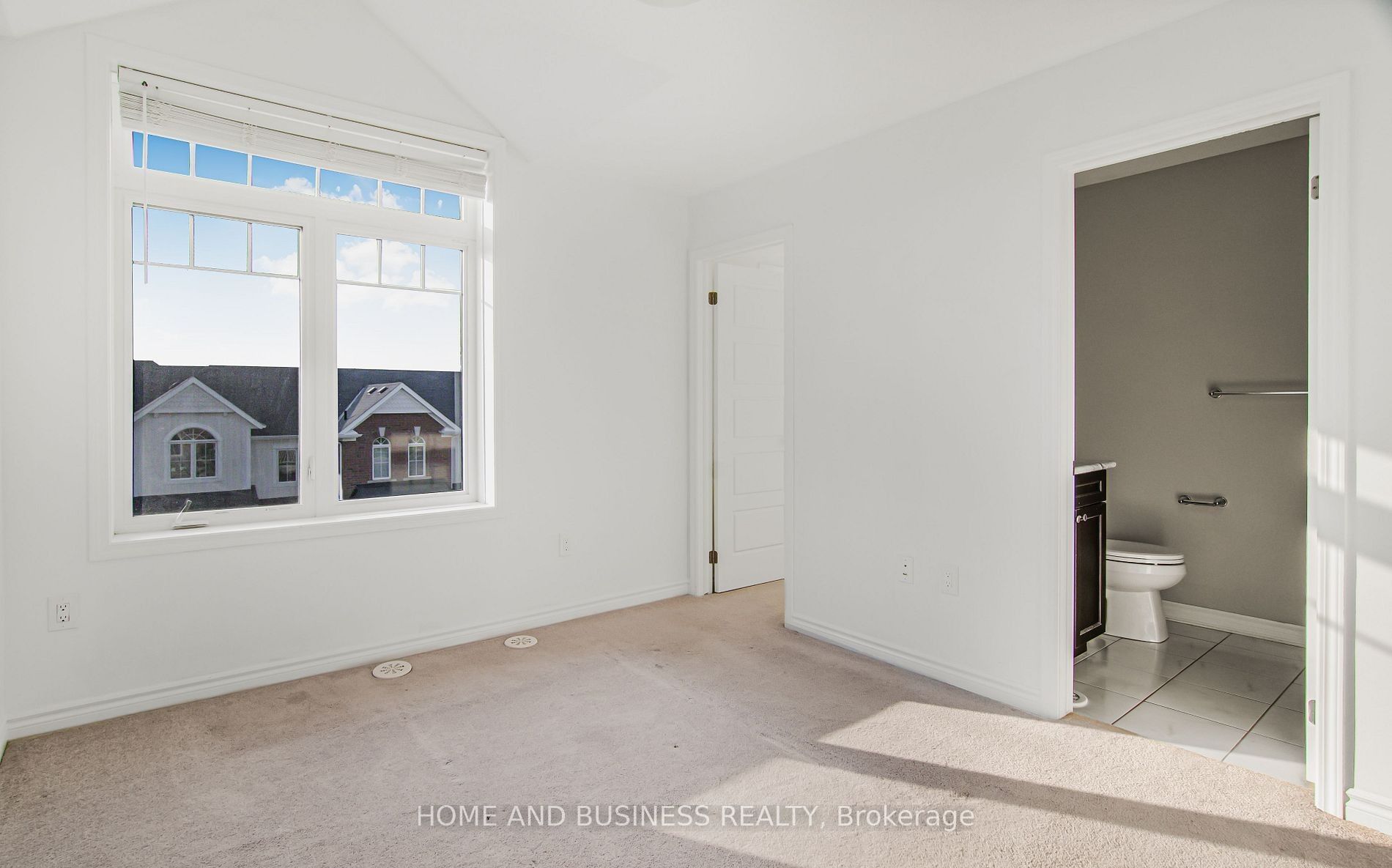 1135 Duignan Crescent Property Photo 15