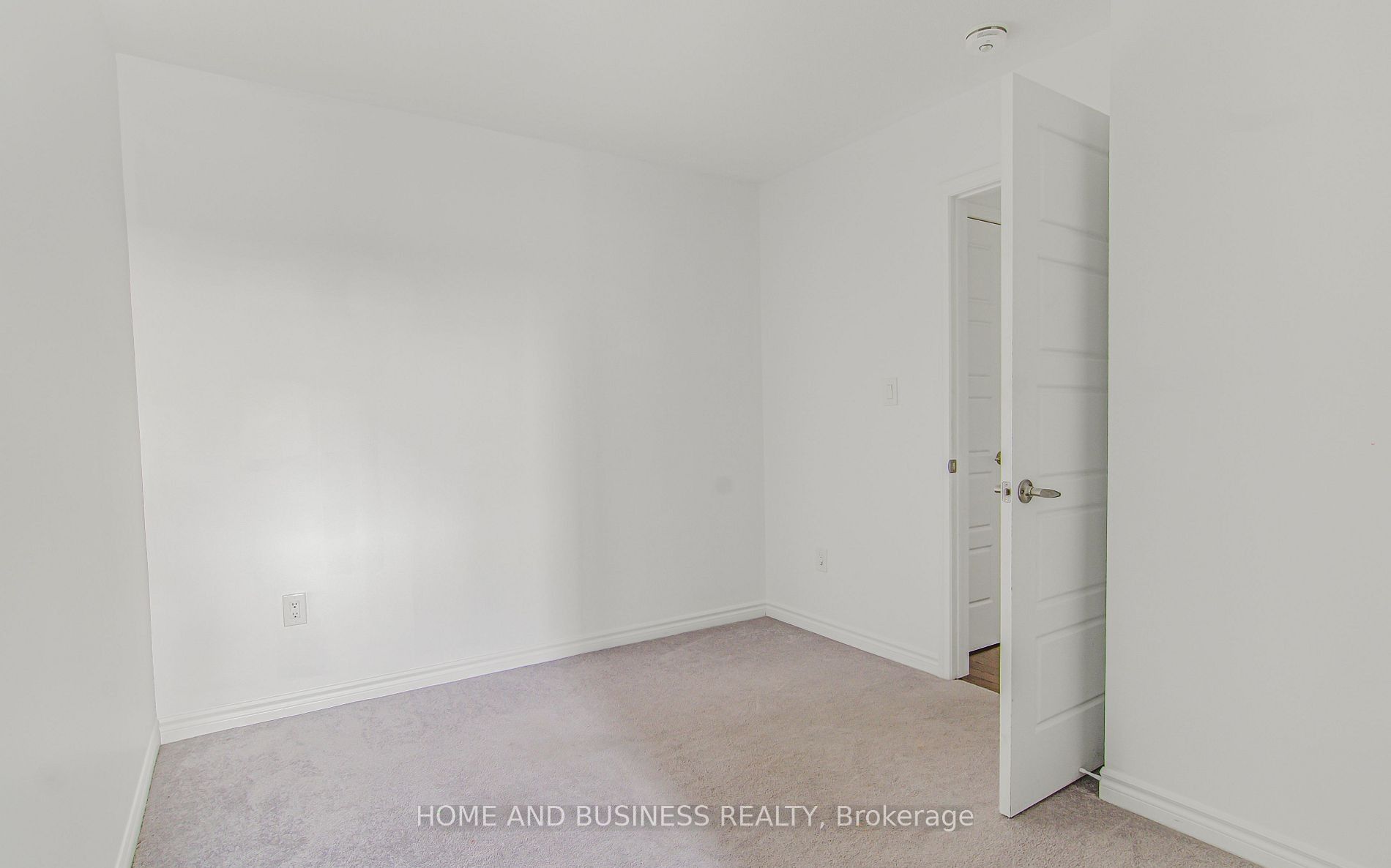 1135 Duignan Crescent Property Photo 21