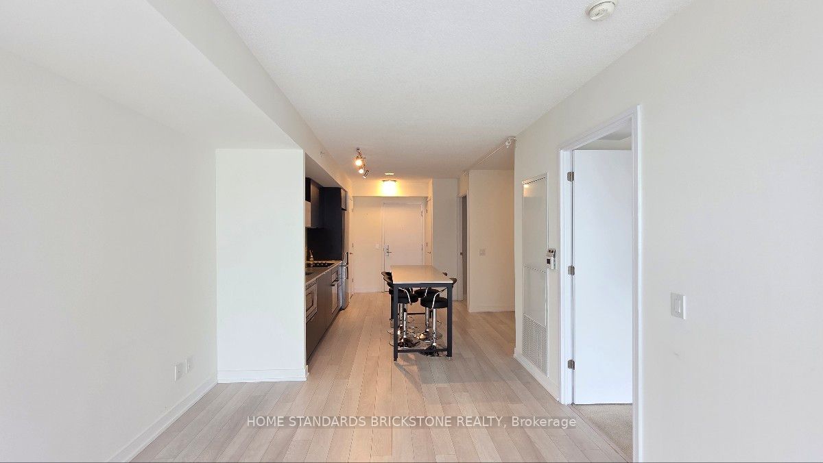 20 Thomas Riley Road 606 Property Photo 8