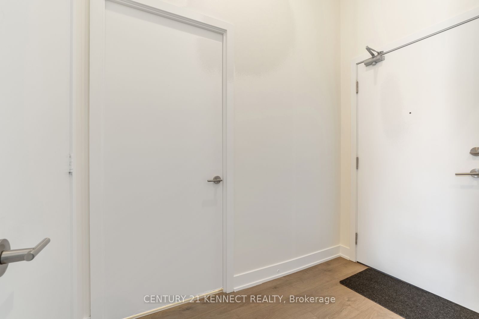 180 Veterans Drive 101 Property Photo 4