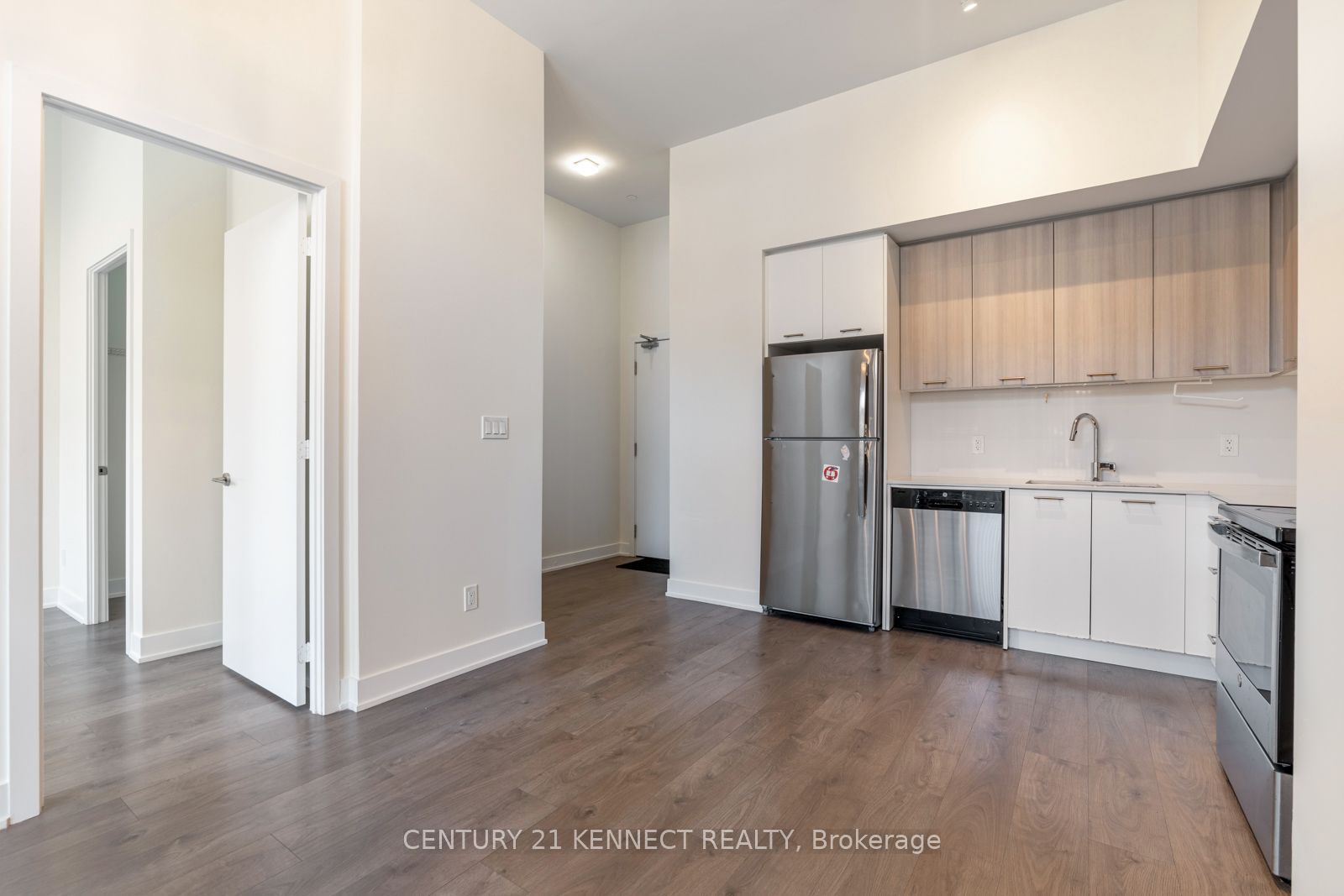 180 Veterans Drive 101 Property Photo 6