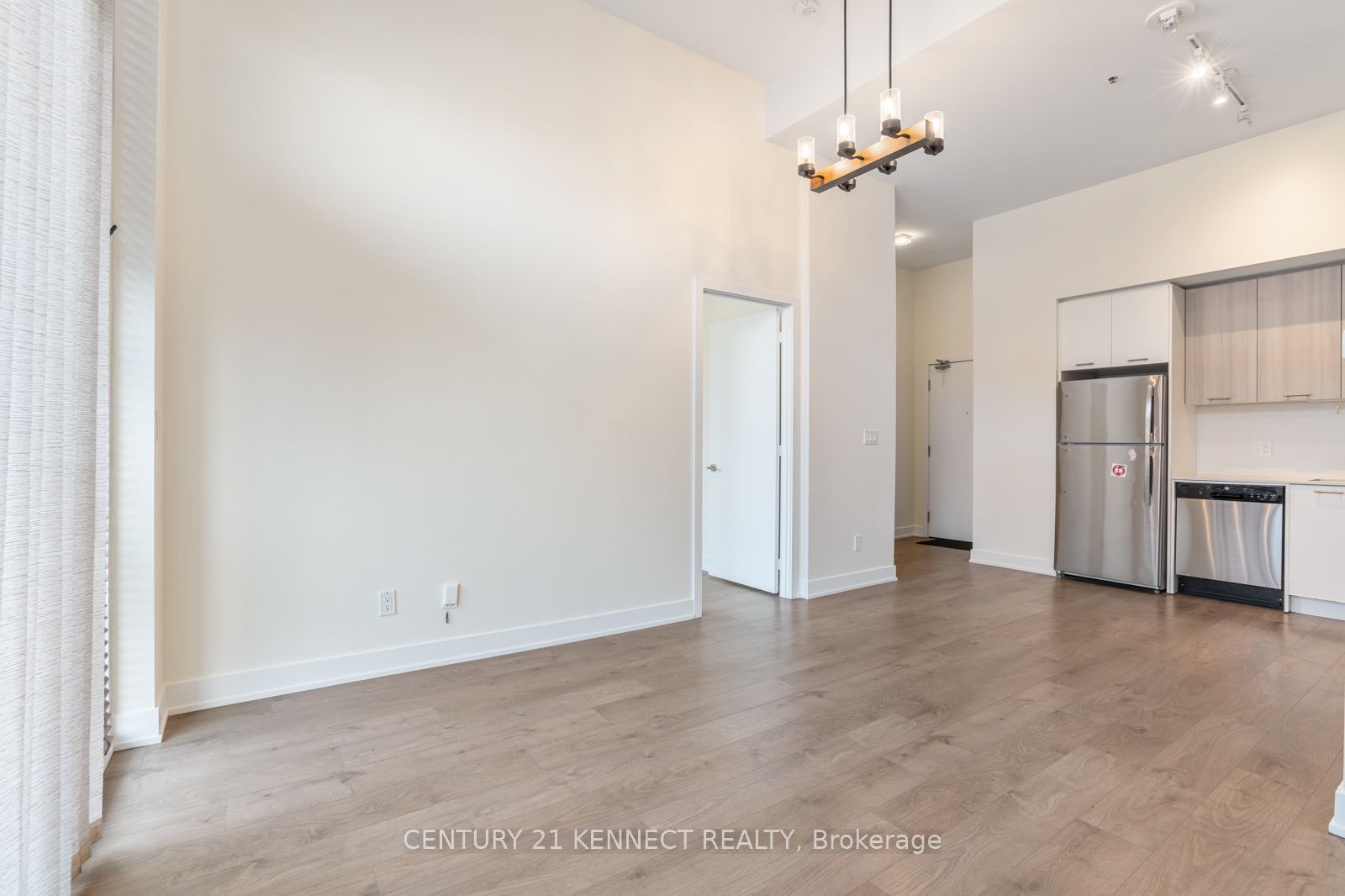 180 Veterans Drive 101 Property Photo 14