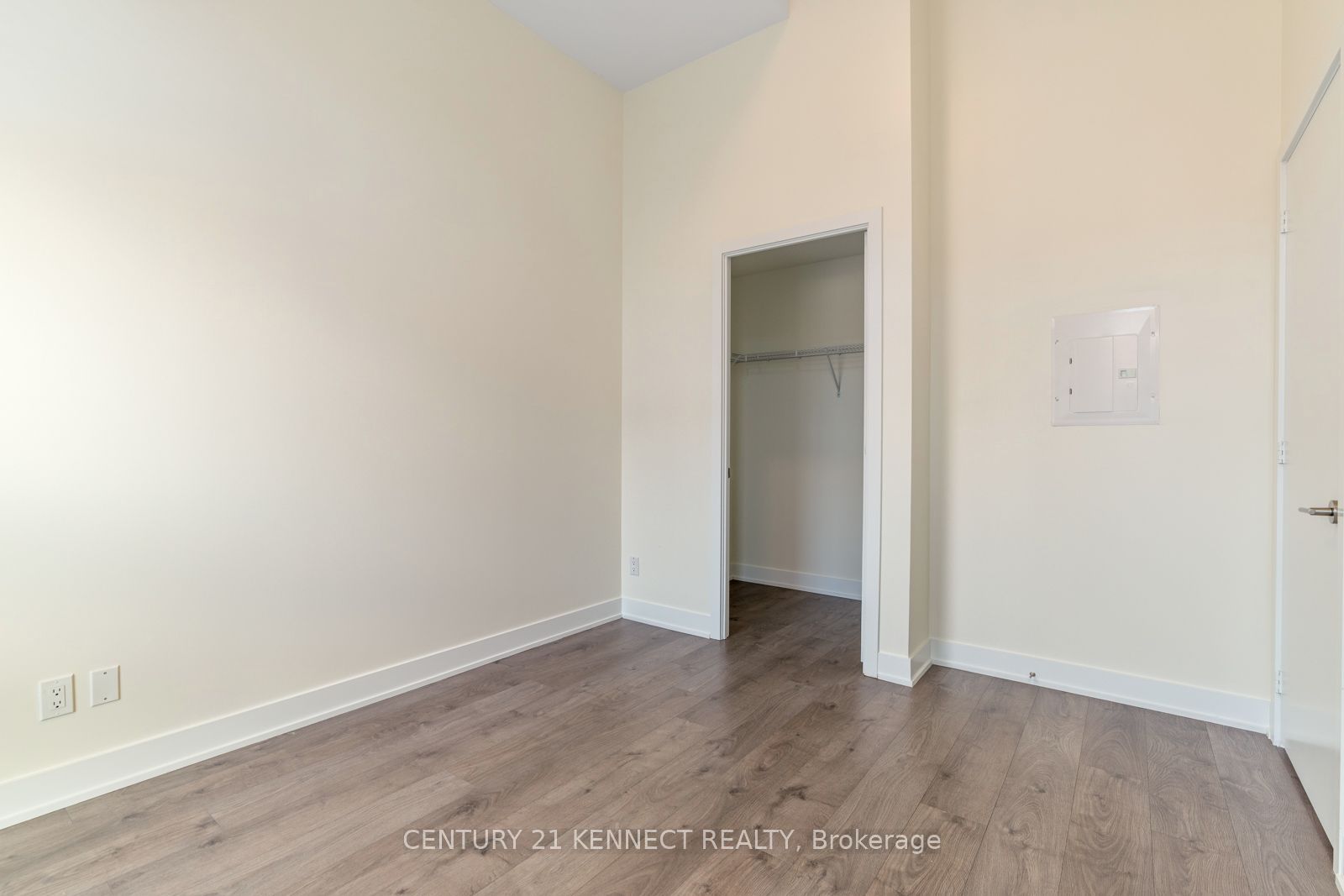 180 Veterans Drive 101 Property Photo 17