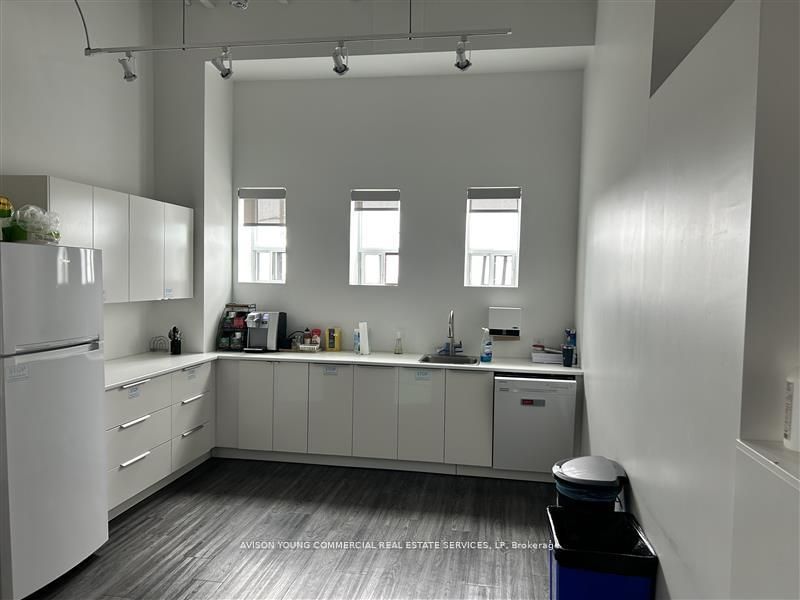 91 Tycos Drive 202 Property Photo 6