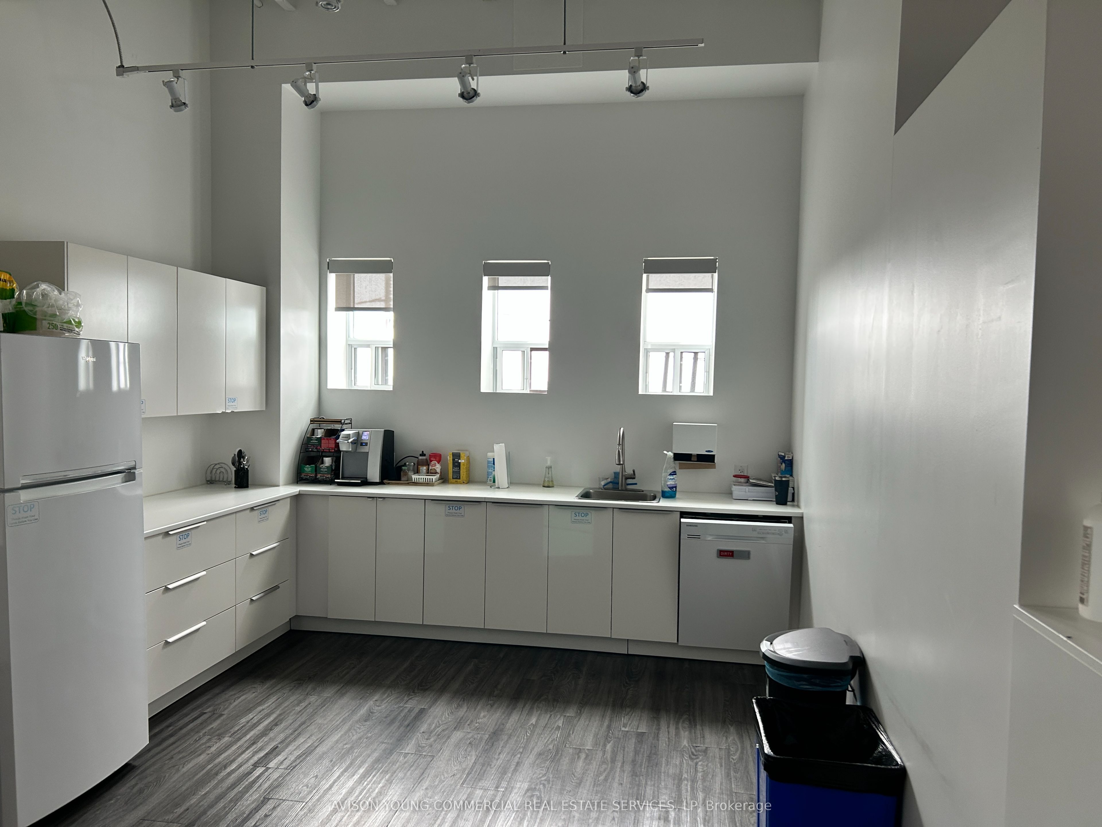 91 Tycos Drive 202a Property Photo 6