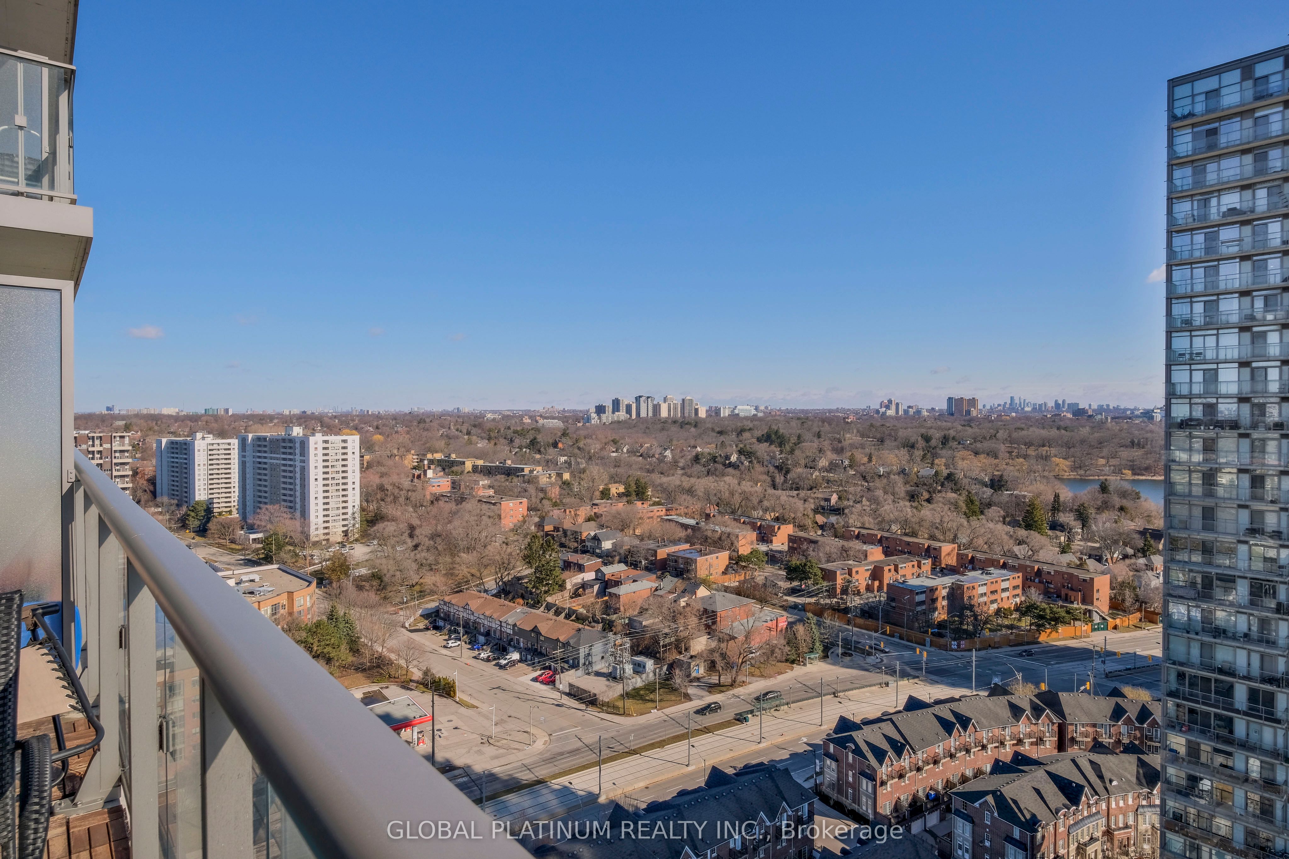 105 The Queensway Way 2014 Property Photo 10
