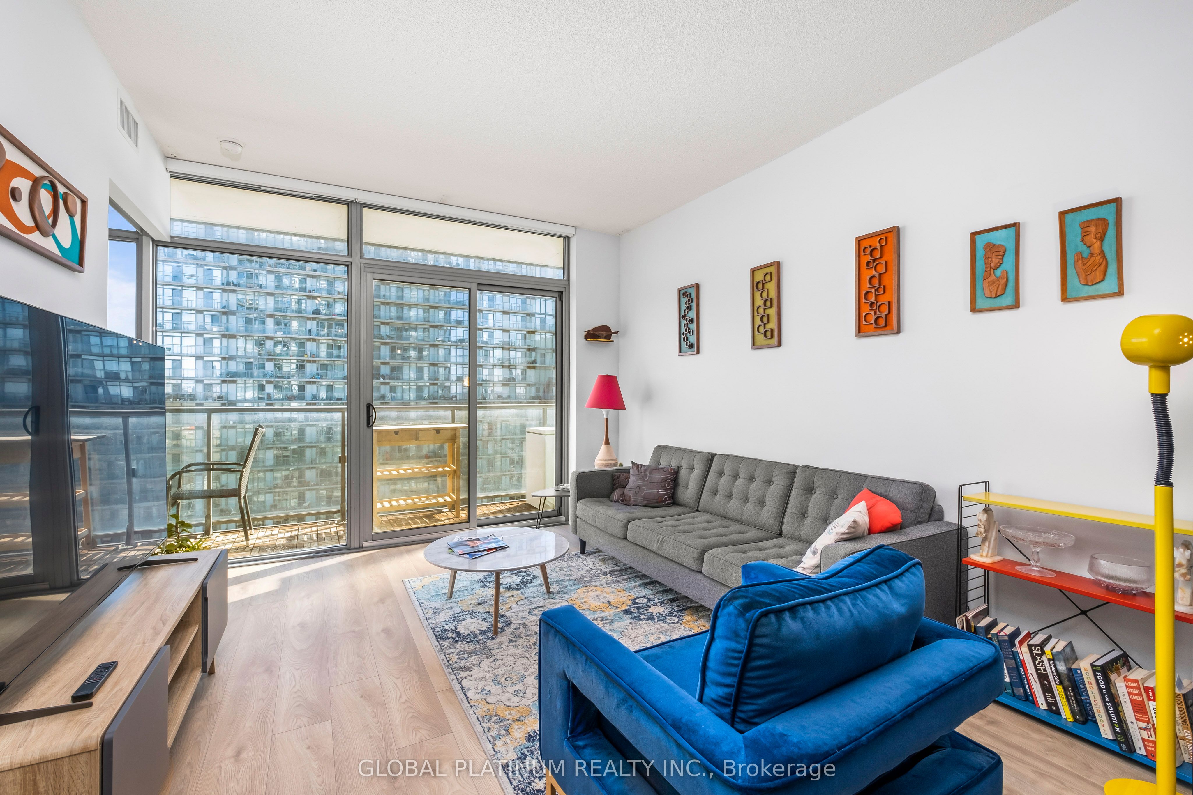 105 The Queensway Way 2014 Property Photo 14