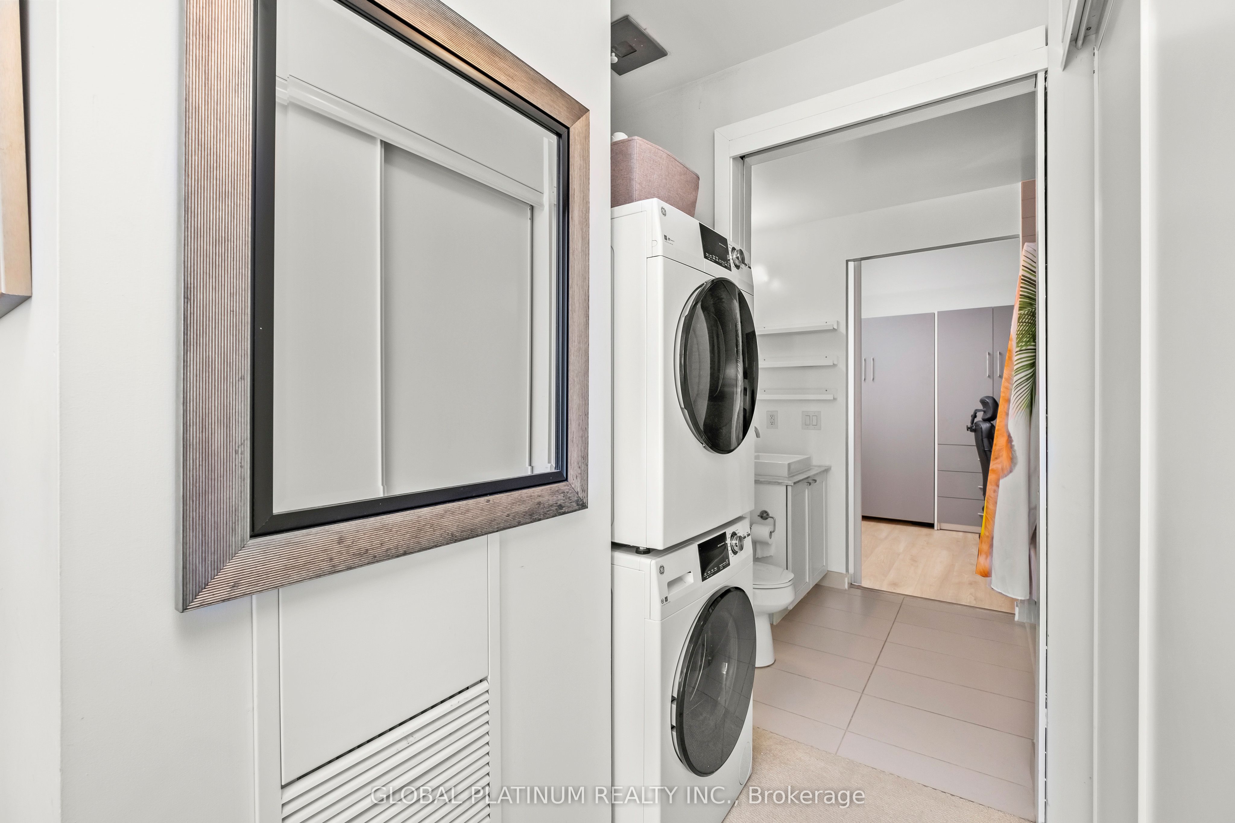 105 The Queensway Way 2014 Property Photo 20