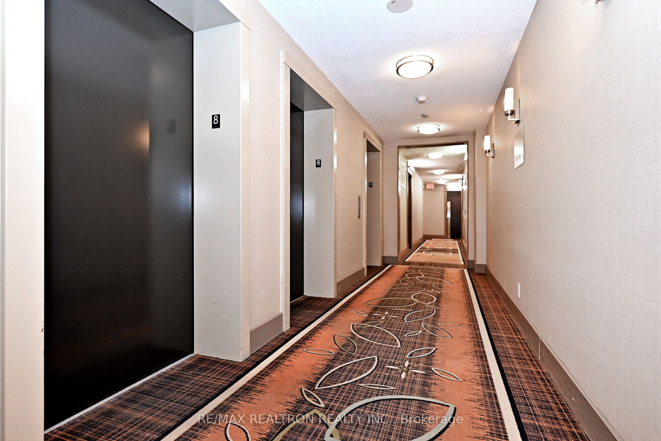 1 De Boers Drive 814 Property Photo 11