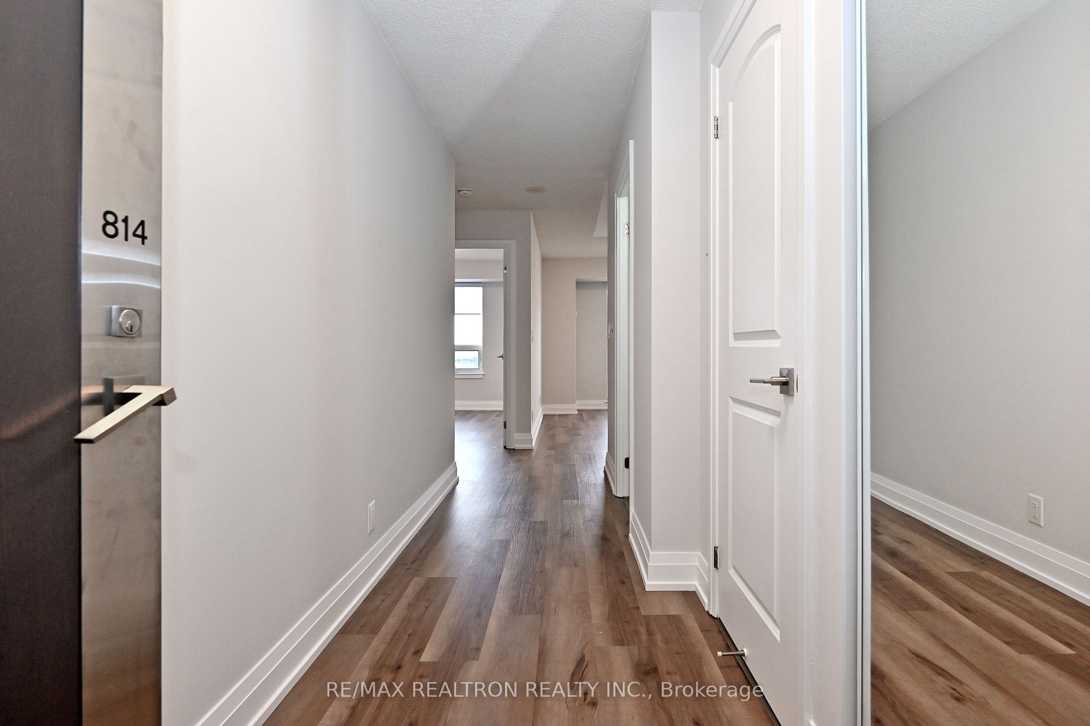 1 De Boers Drive 814 Property Photo 14