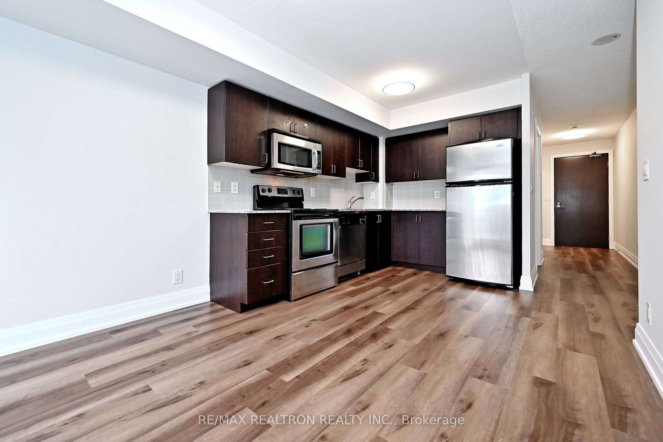 1 De Boers Drive 814 Property Photo 17