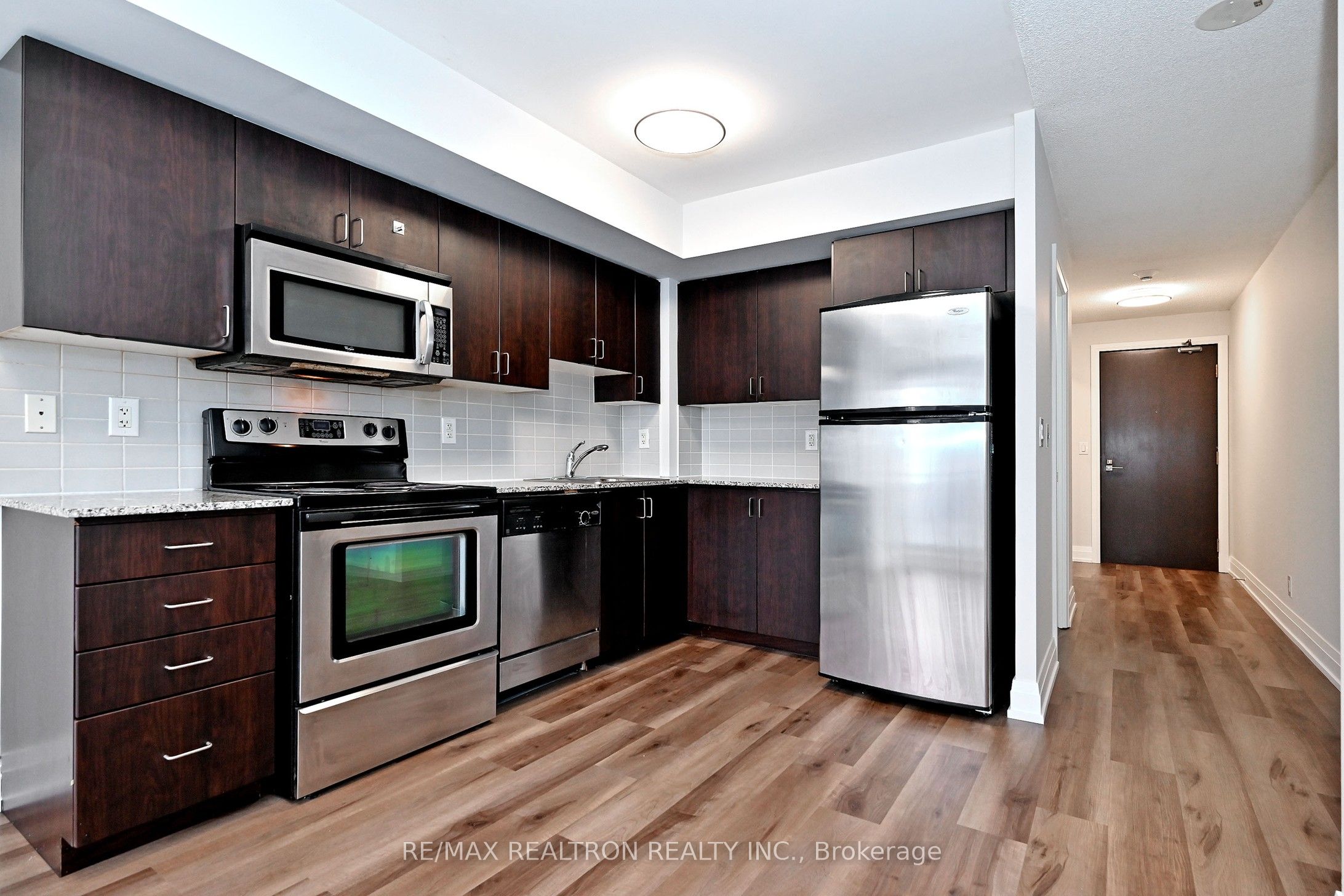 1 De Boers Drive 814 Property Photo 18