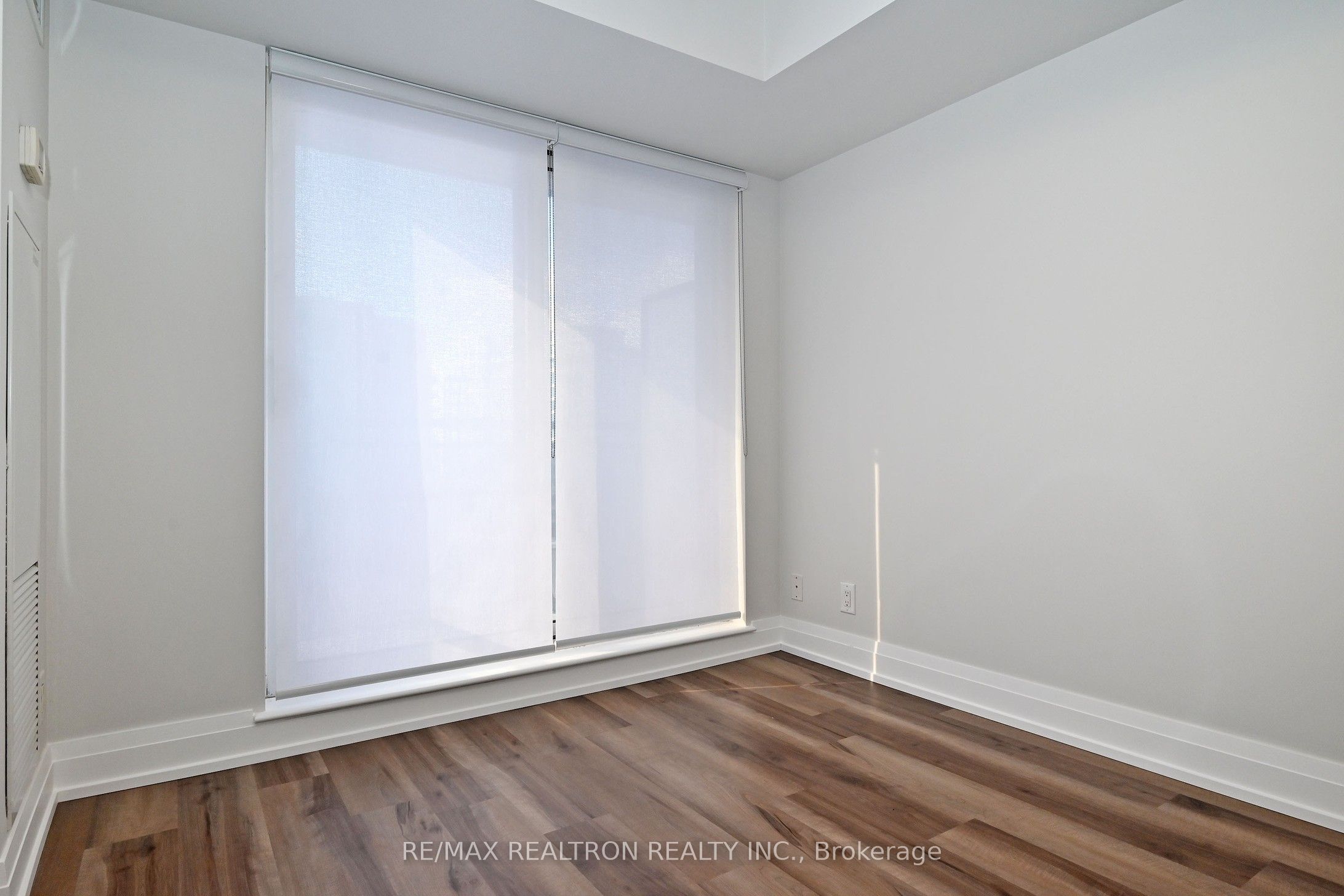 1 De Boers Drive 814 Property Photo 37