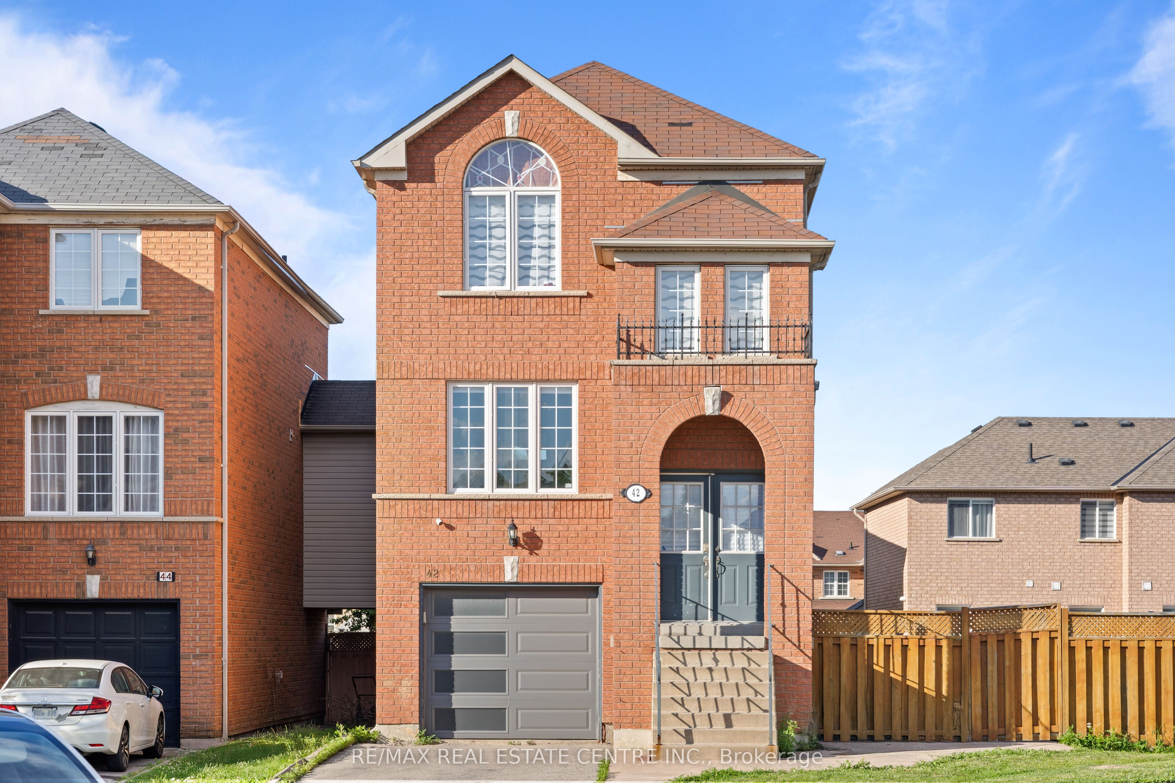 42 Domenico Crescent Property Photo 1