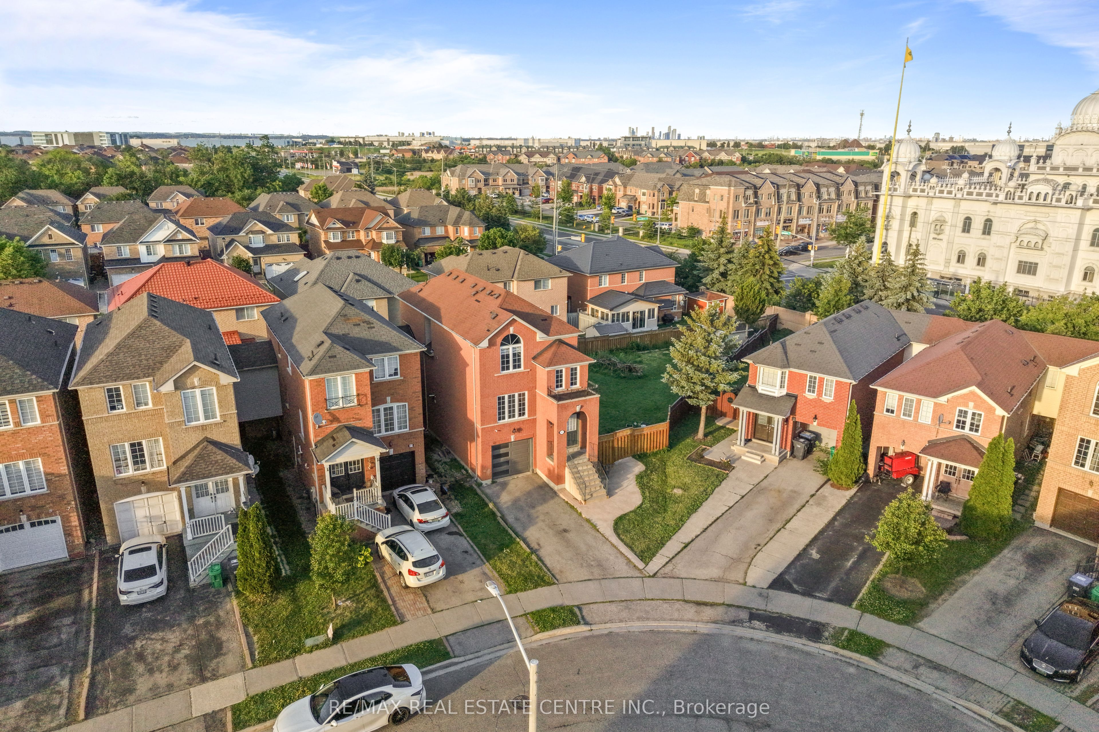 42 Domenico Crescent Property Photo 2