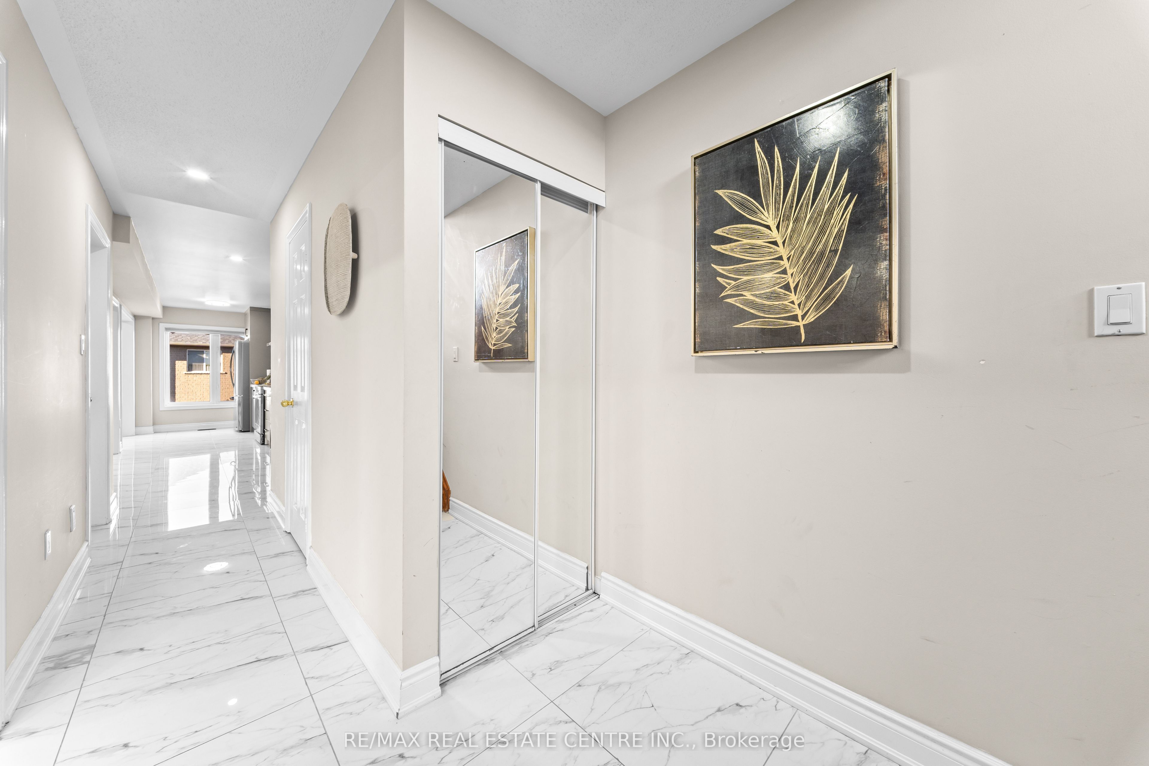 42 Domenico Crescent Property Photo 6