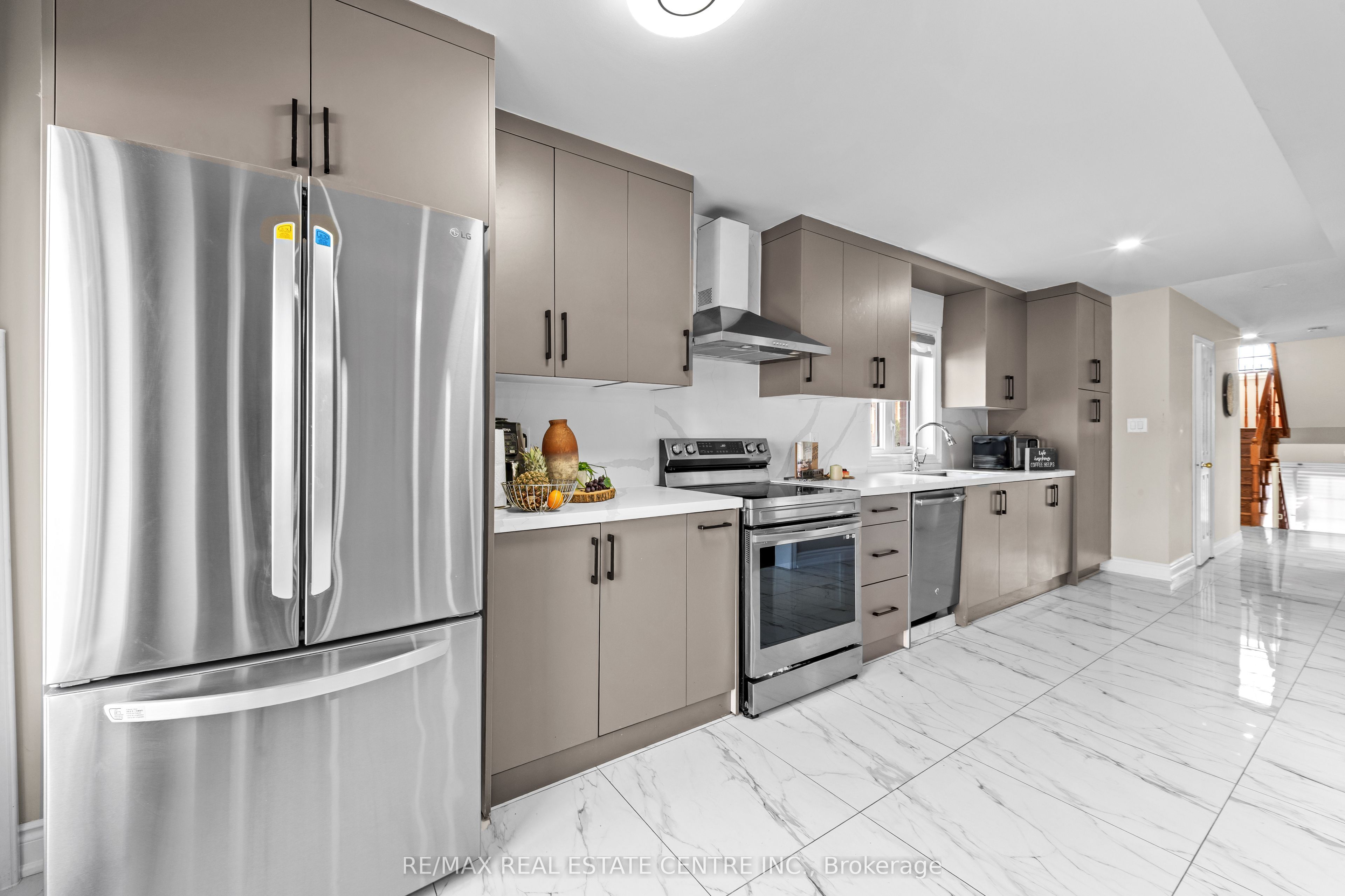 42 Domenico Crescent Property Photo 13