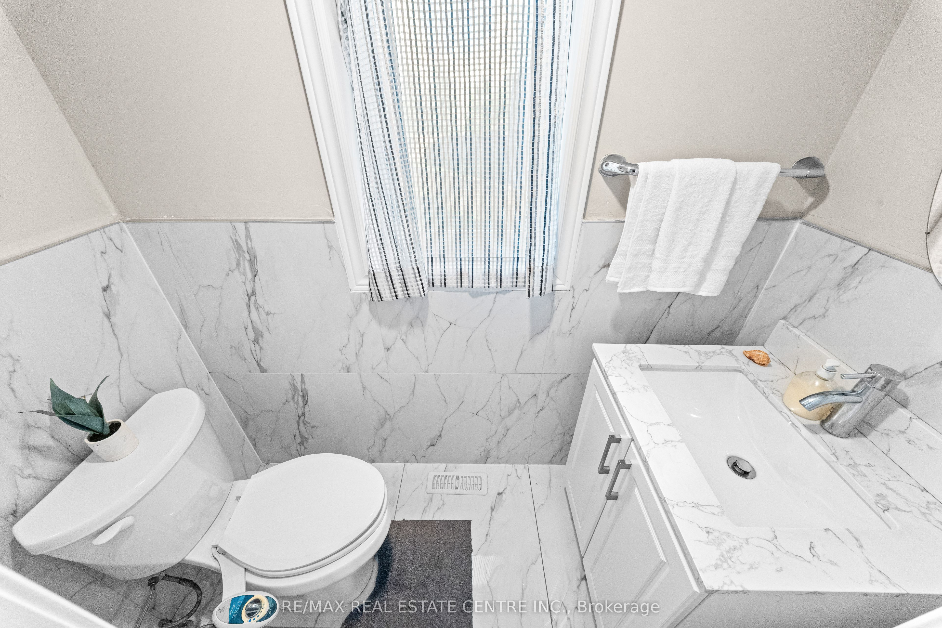 42 Domenico Crescent Property Photo 17