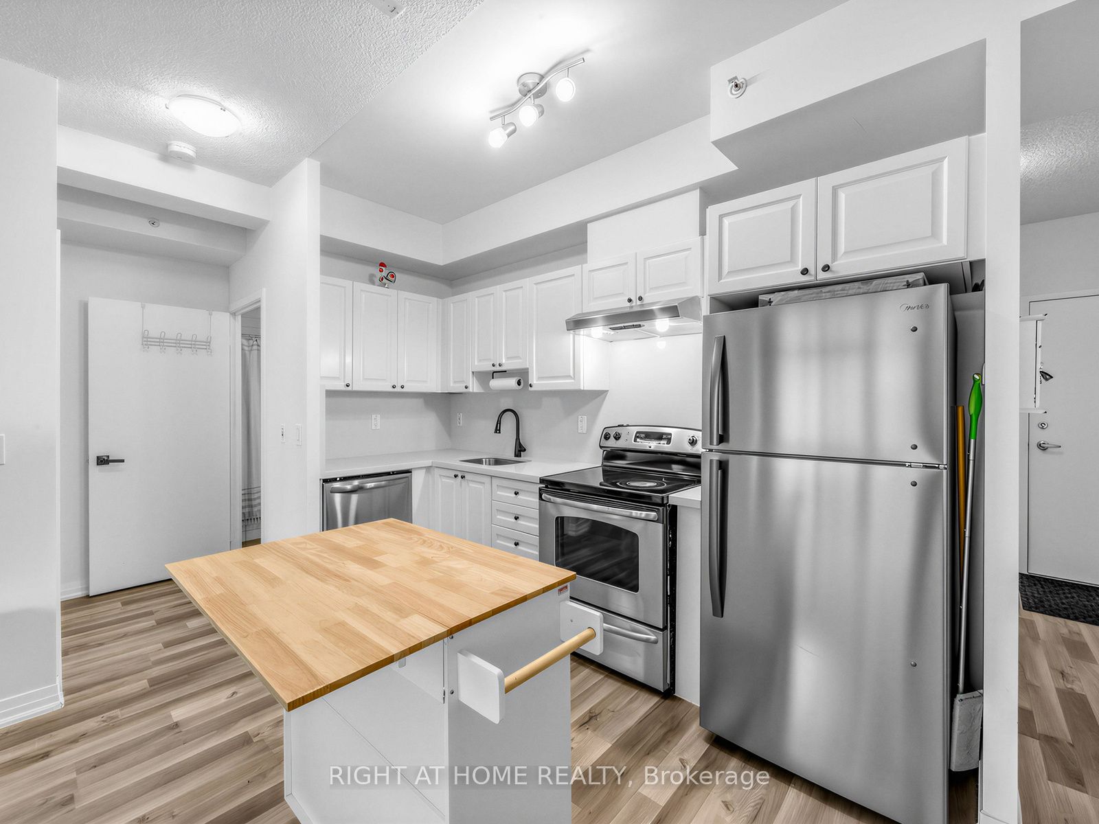 155 Legion Road N 208 Property Photo 11