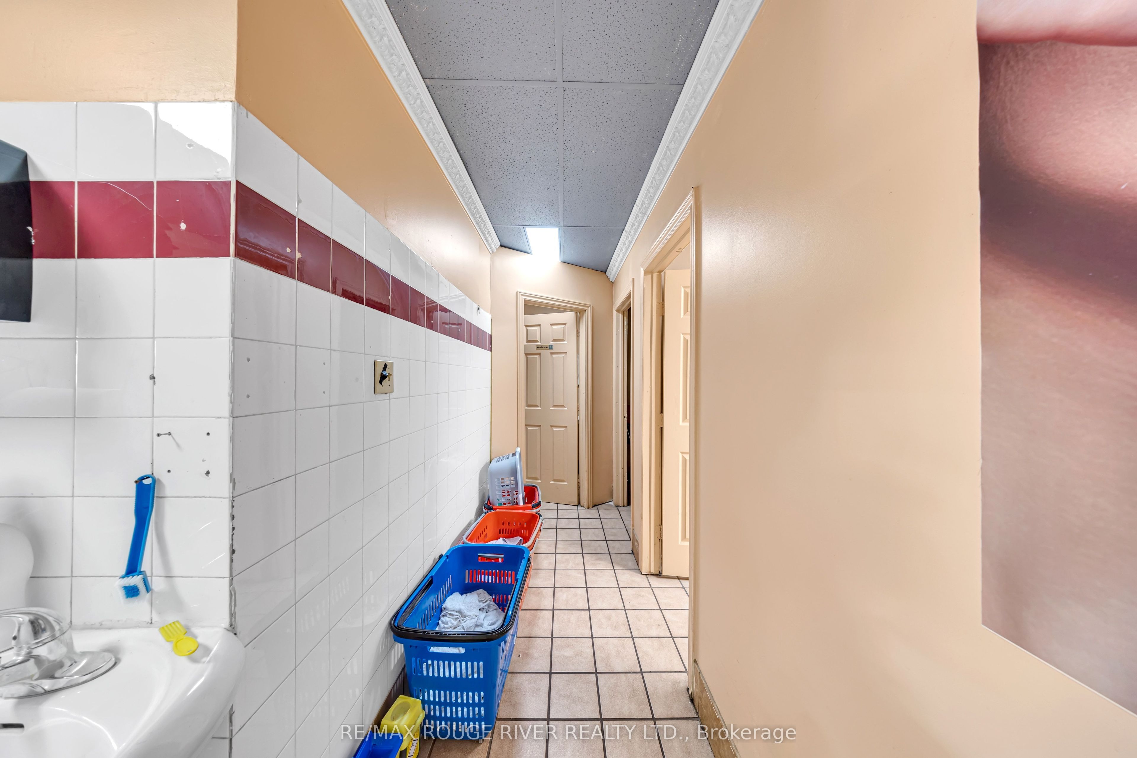 2282 Islington Avenue Property Photo 9