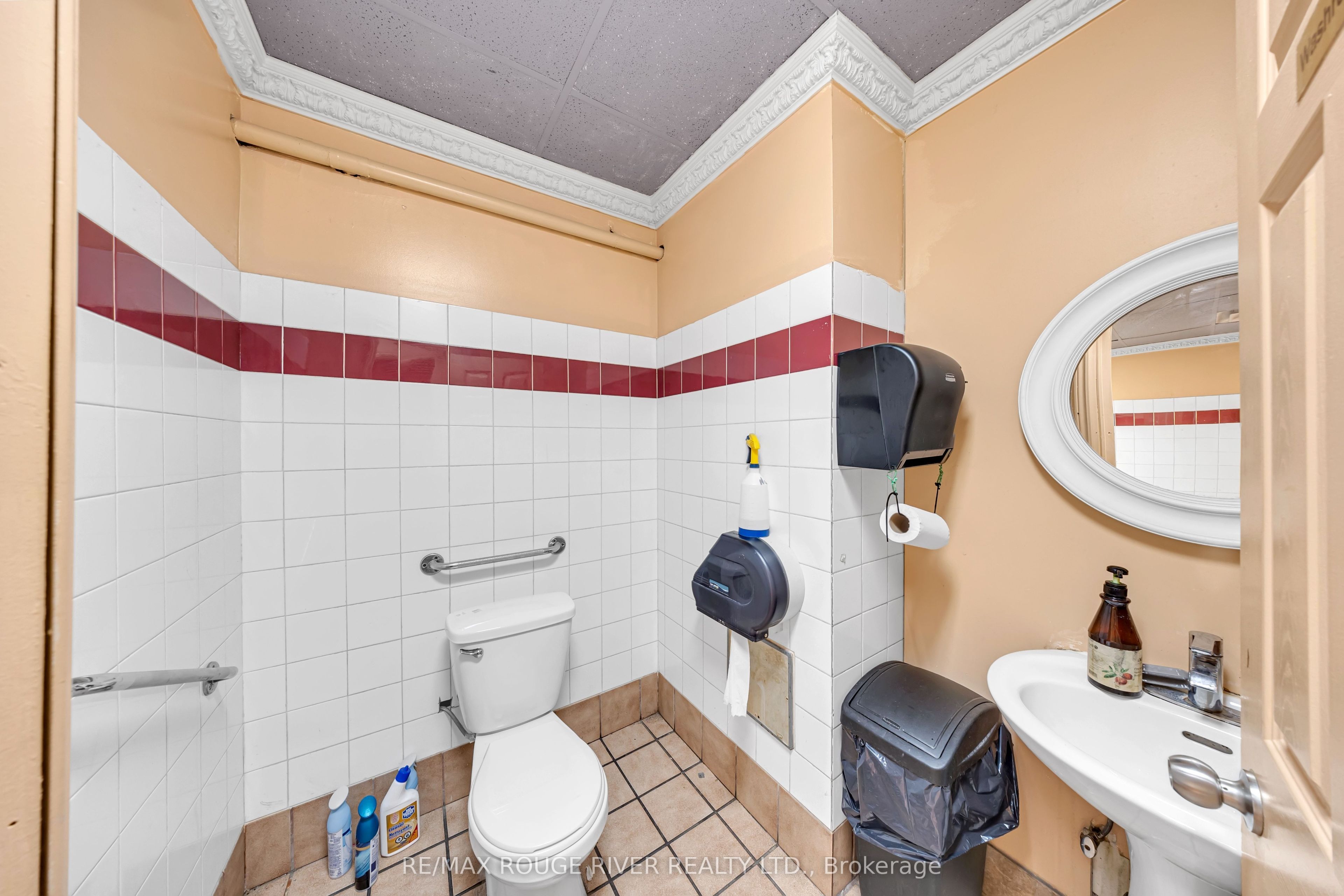 2282 Islington Avenue Property Photo 10