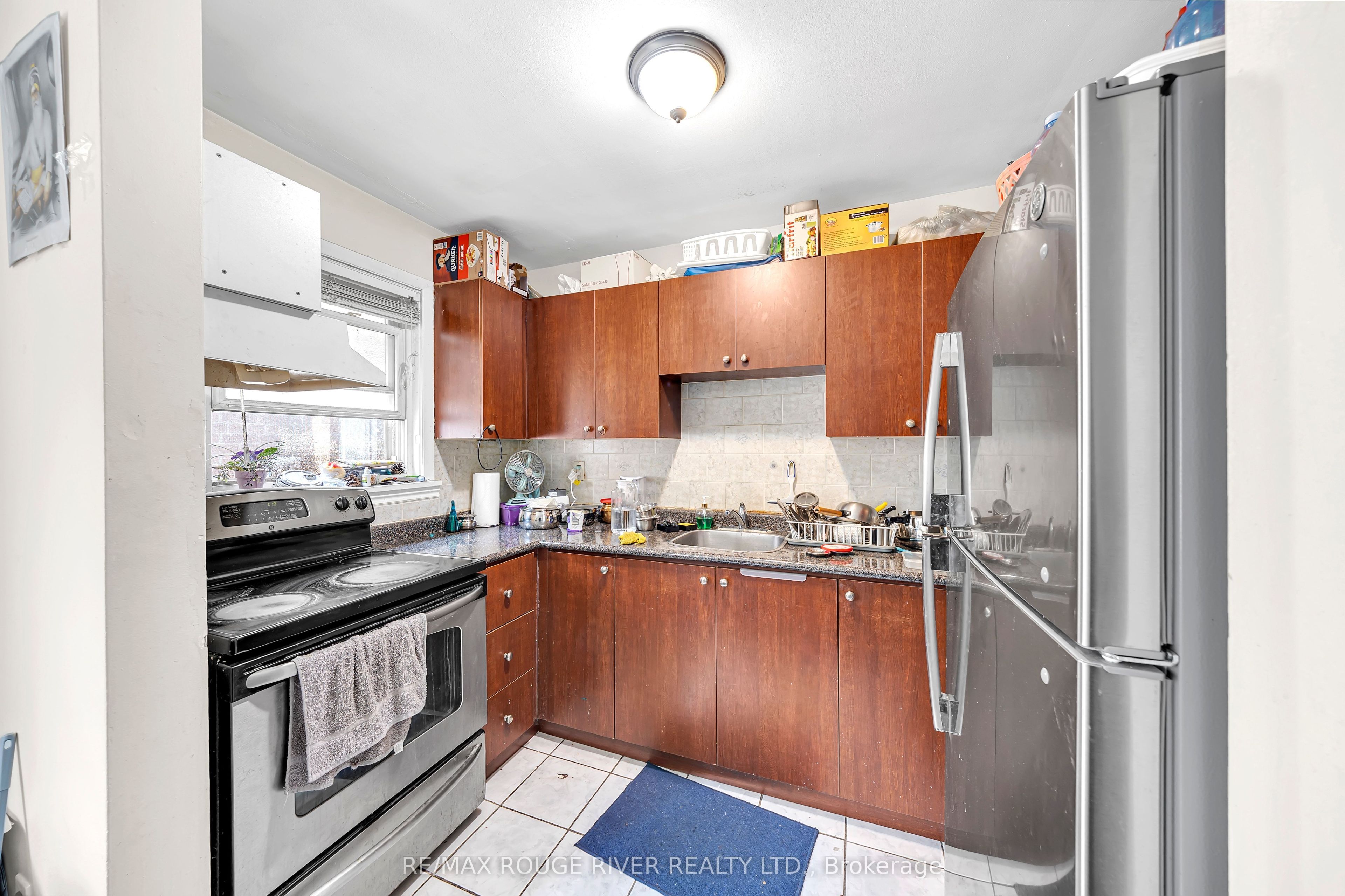 2282 Islington Avenue Property Photo 33