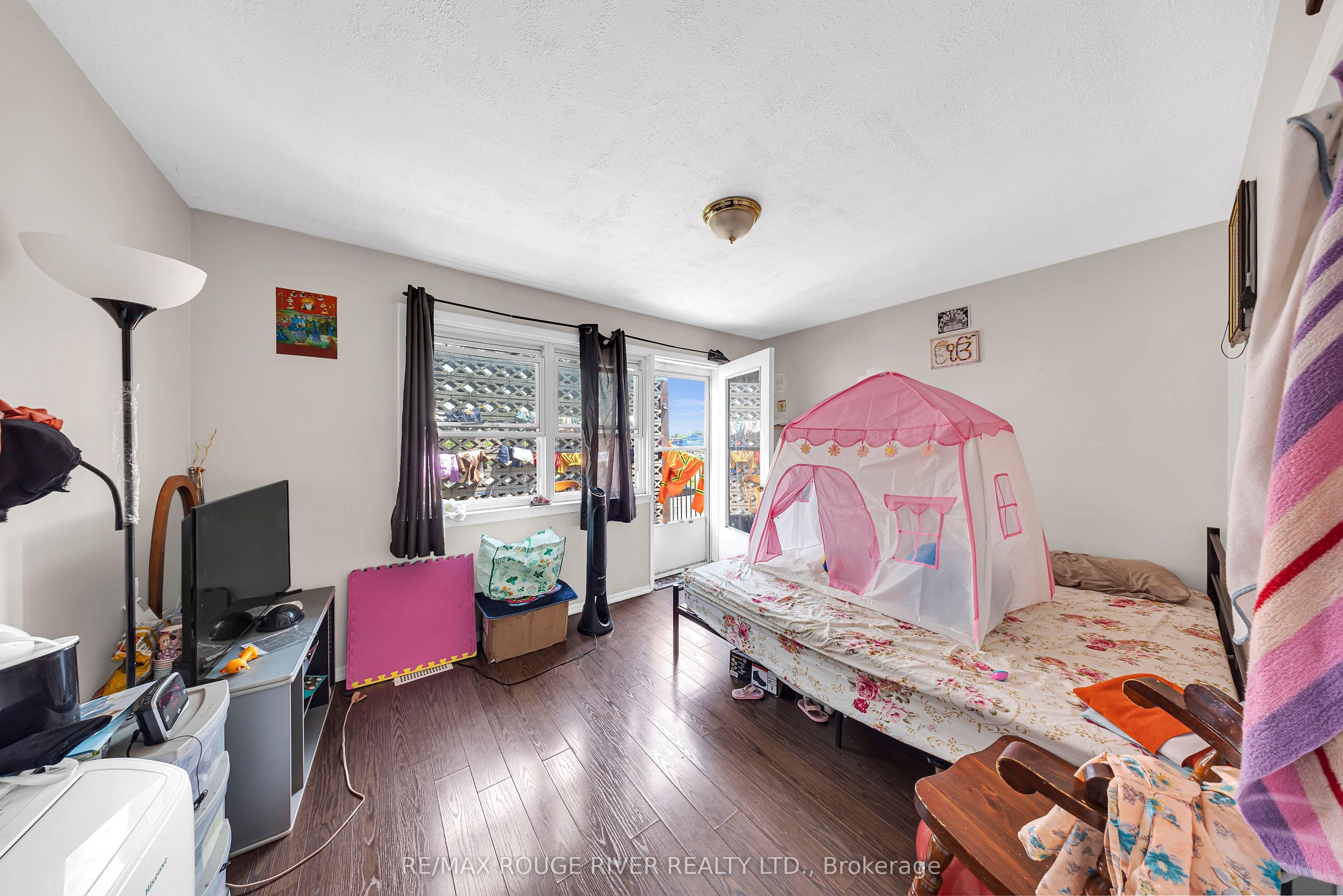 2282 Islington Avenue Property Photo 35