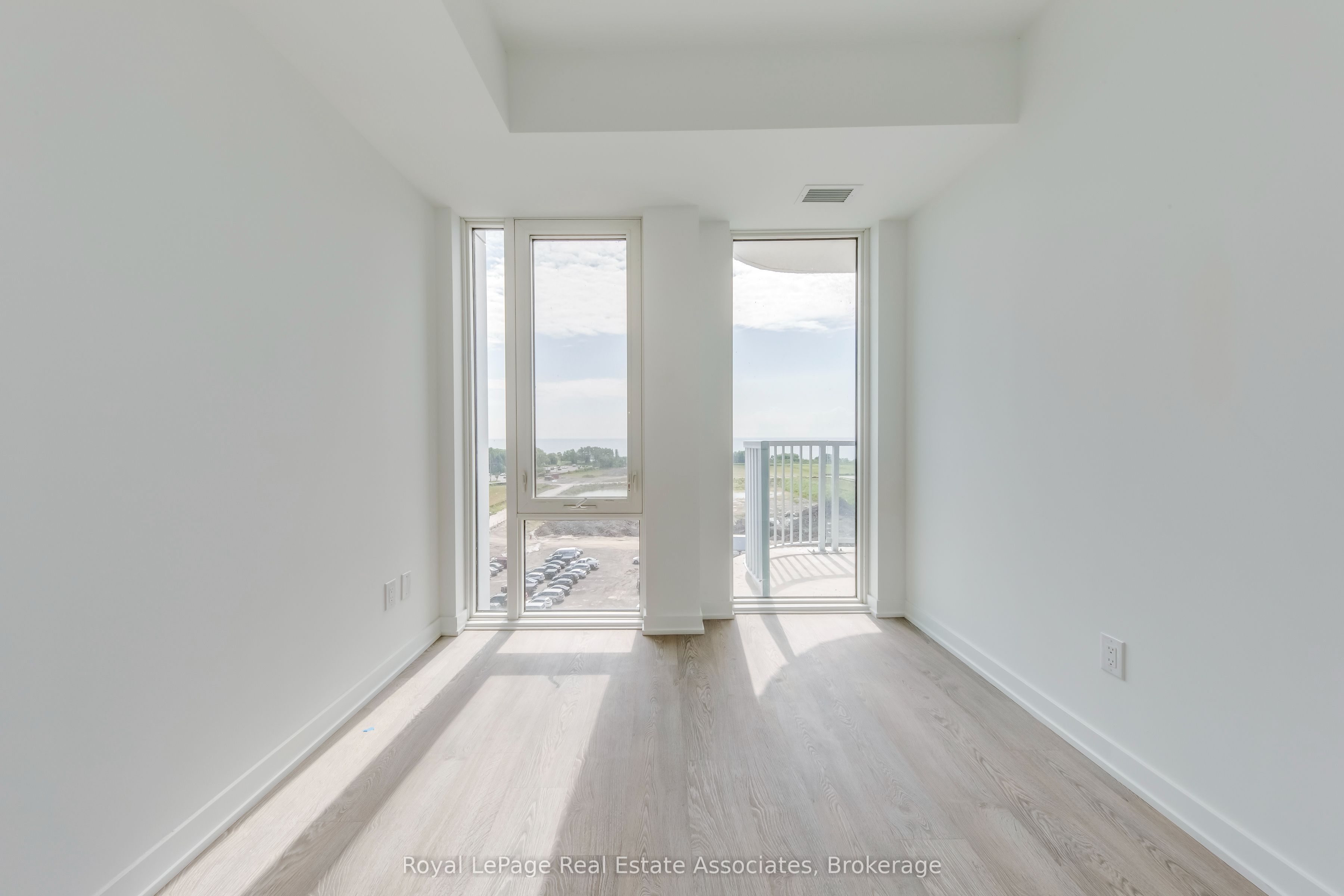 220 Missinnihe Way 806 Property Photo 19
