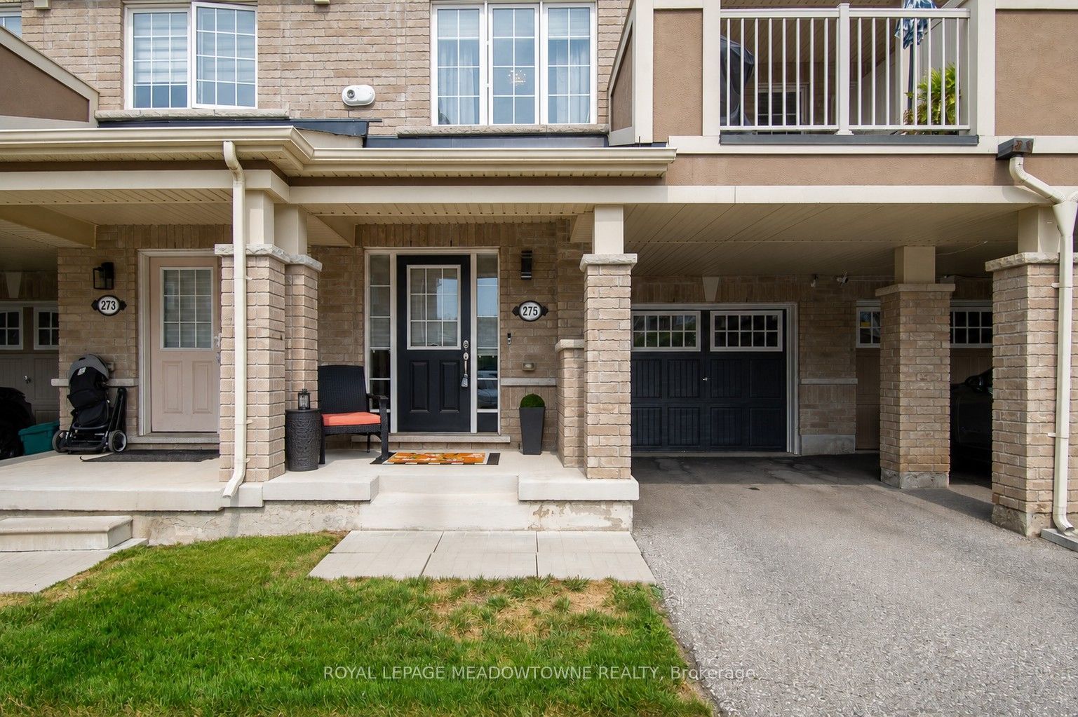 275 Eves Gate Property Photo 1