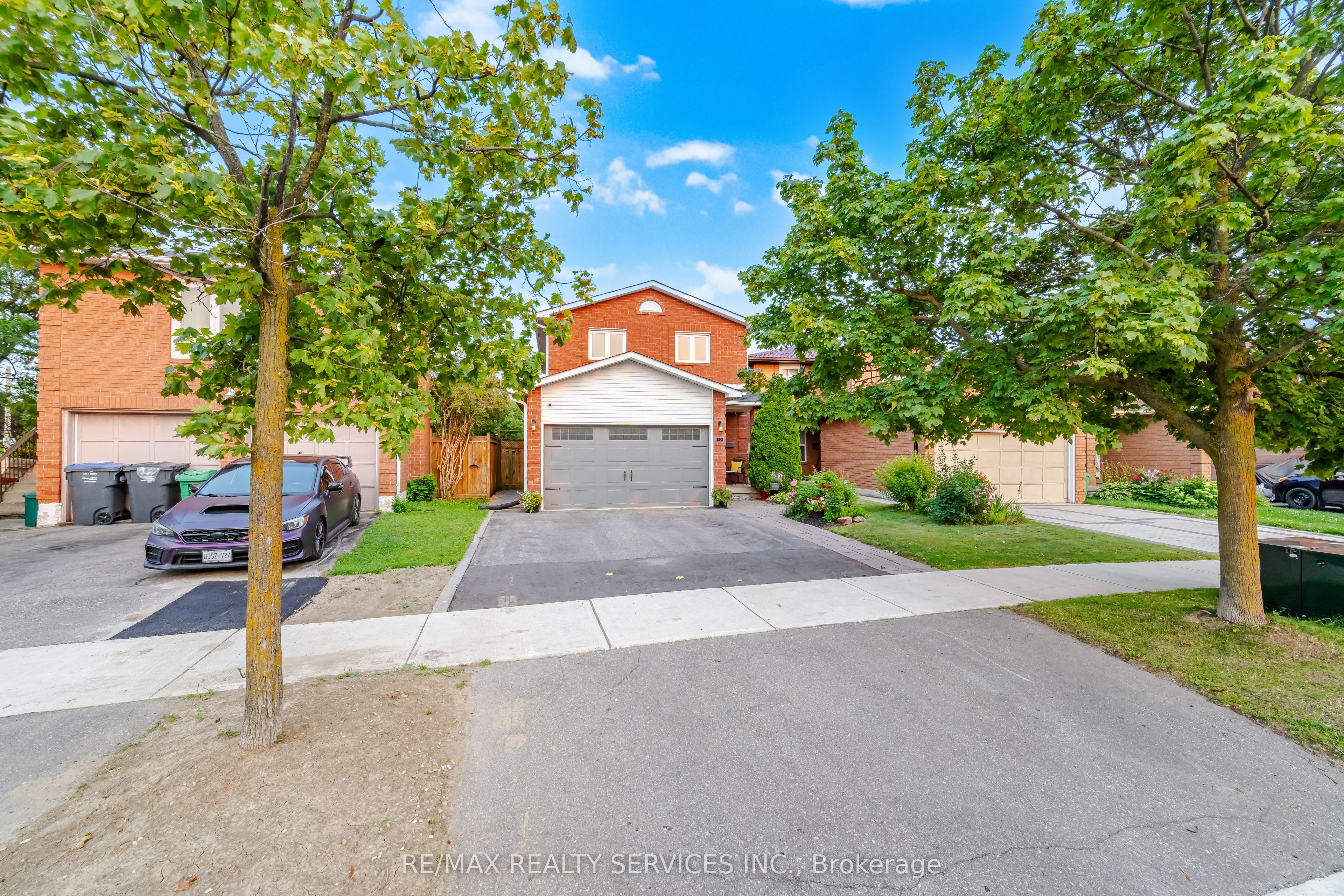 10 Valonia Drive Property Photo 2