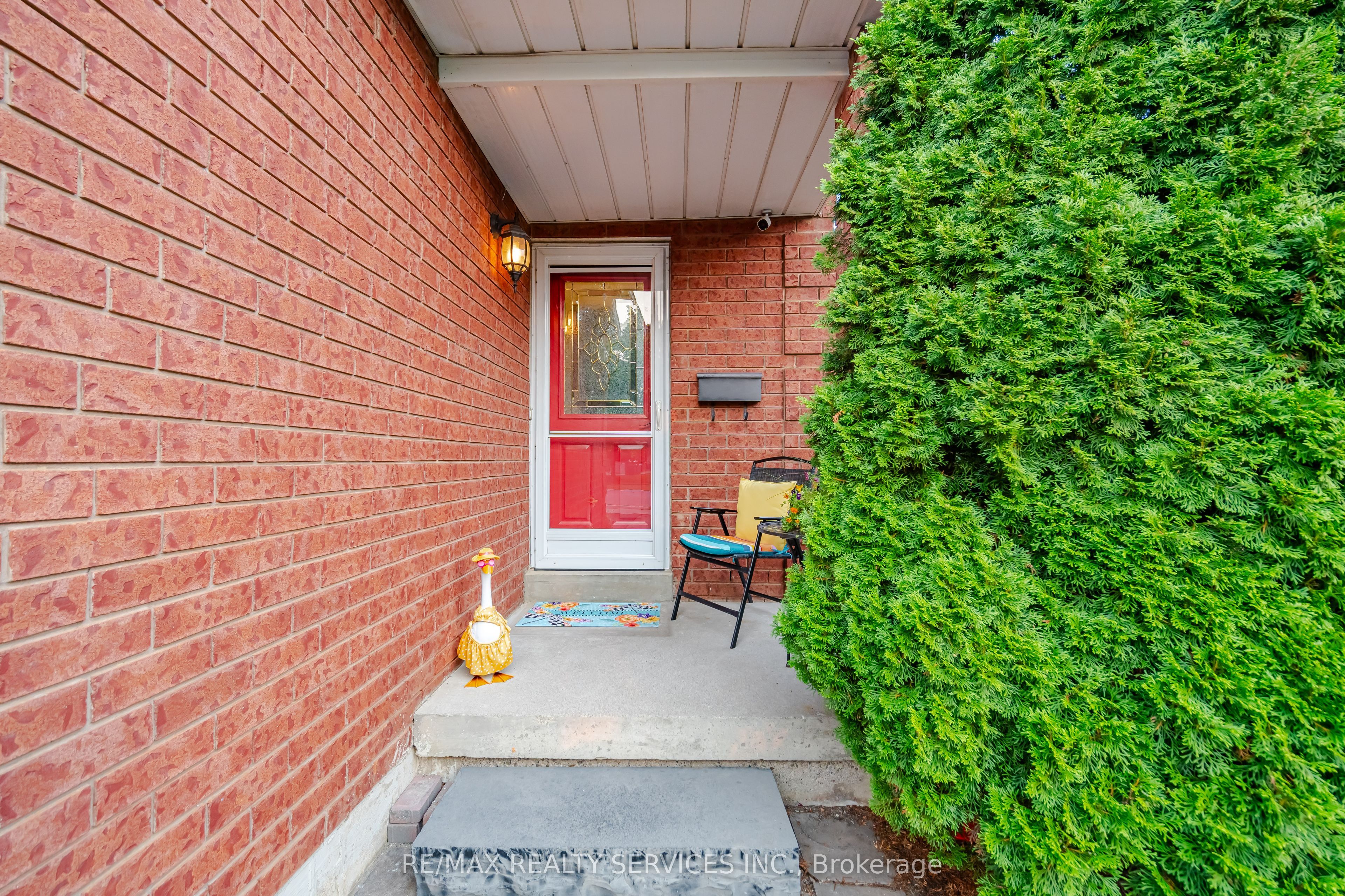 10 Valonia Drive Property Photo 6