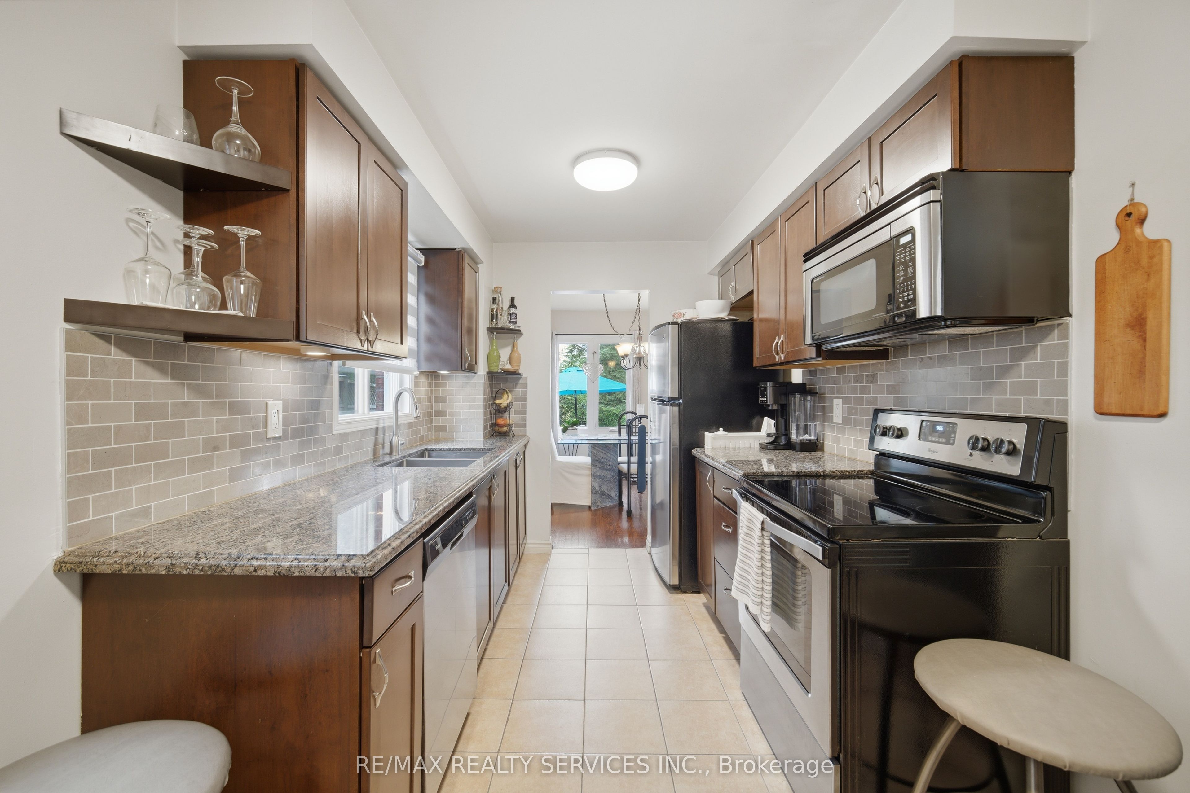 10 Valonia Drive Property Photo 16