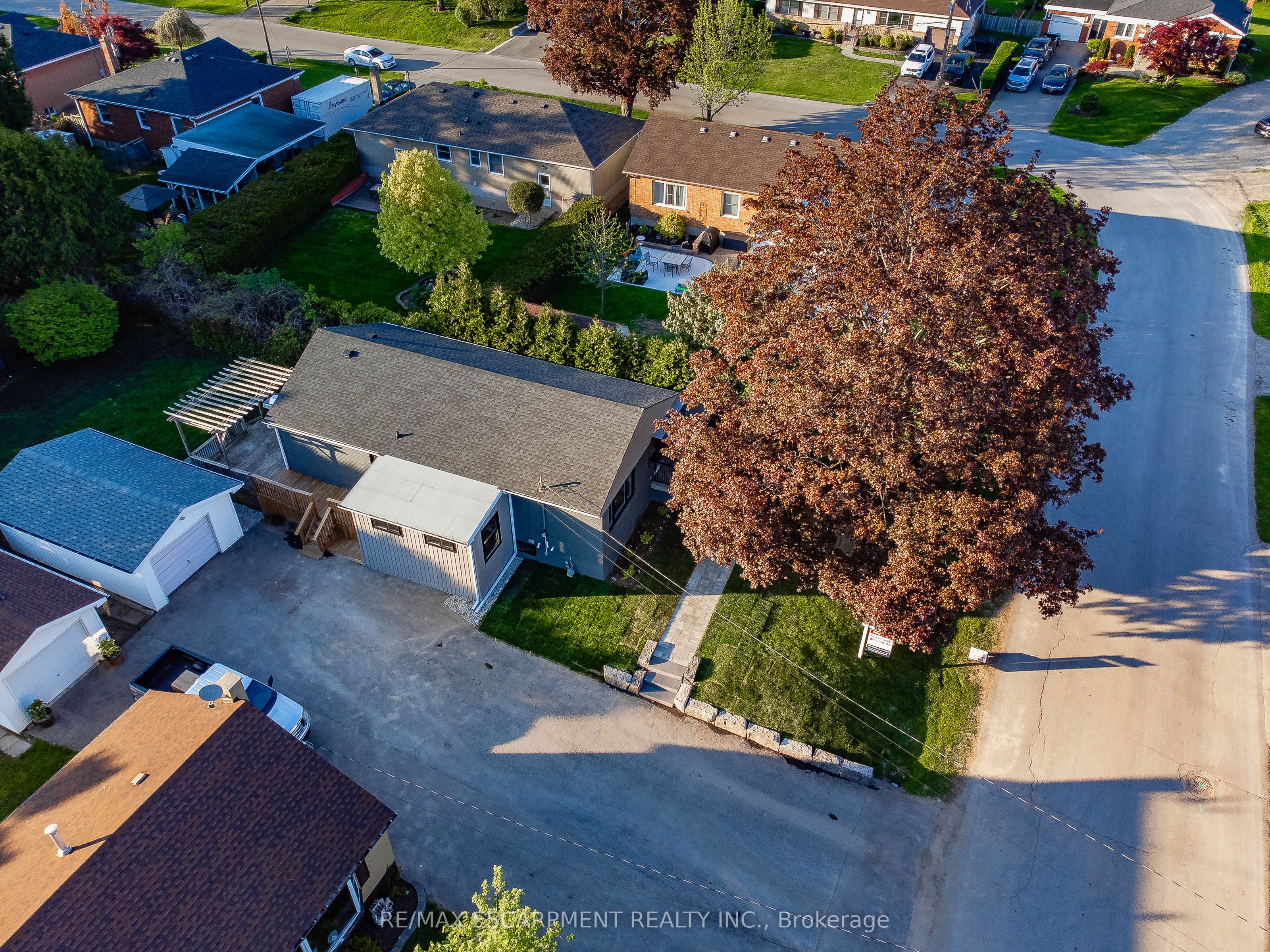 1041 Shepherd's Drive Property Photo 2