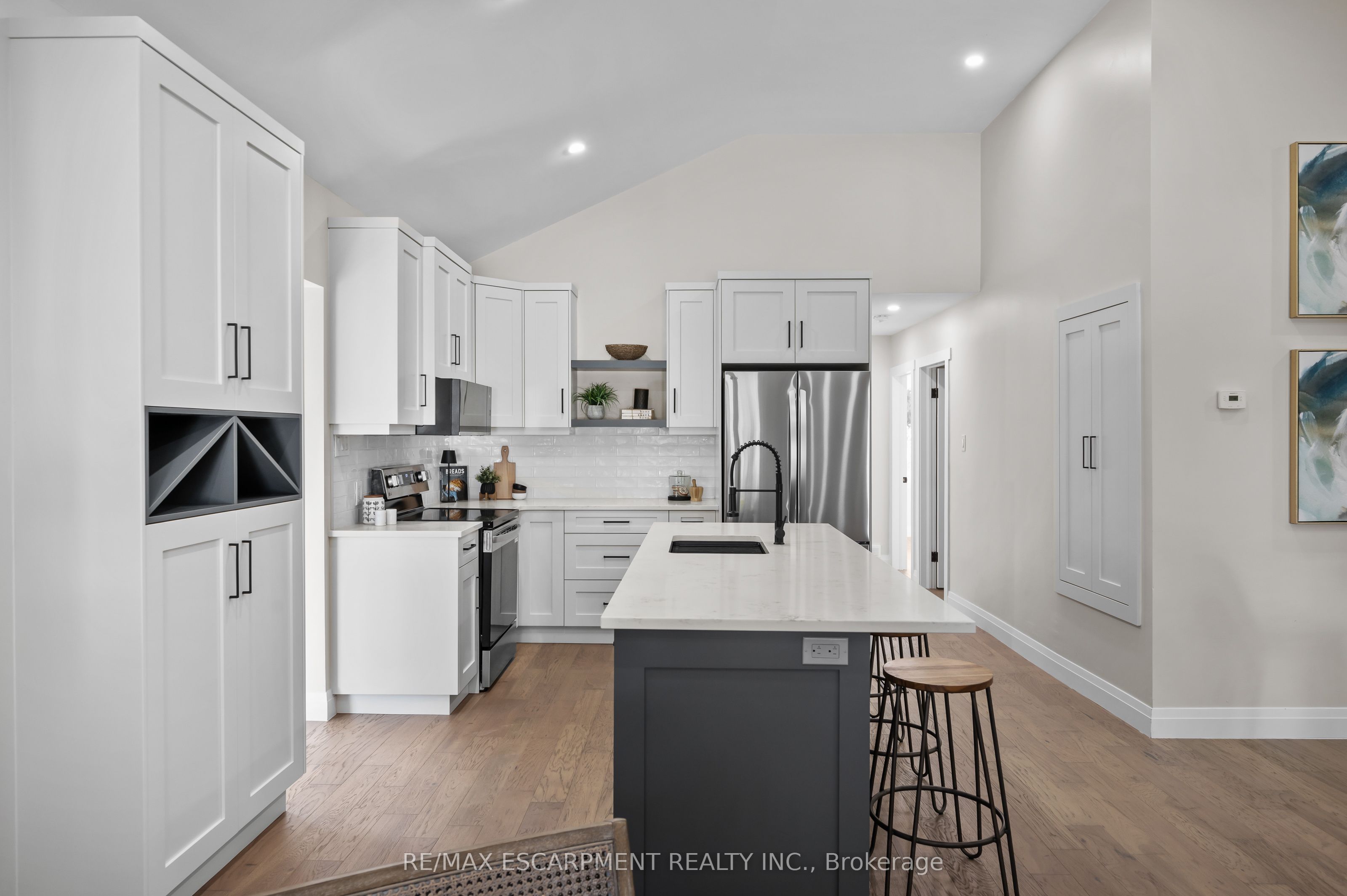1041 Shepherd's Drive Property Photo 12