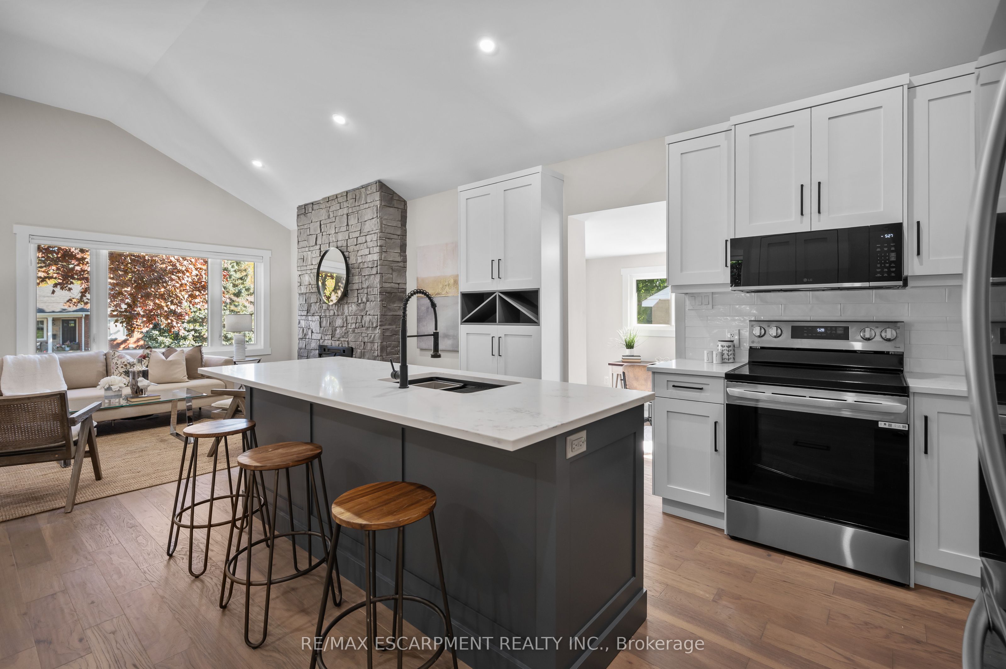 1041 Shepherd's Drive Property Photo 14