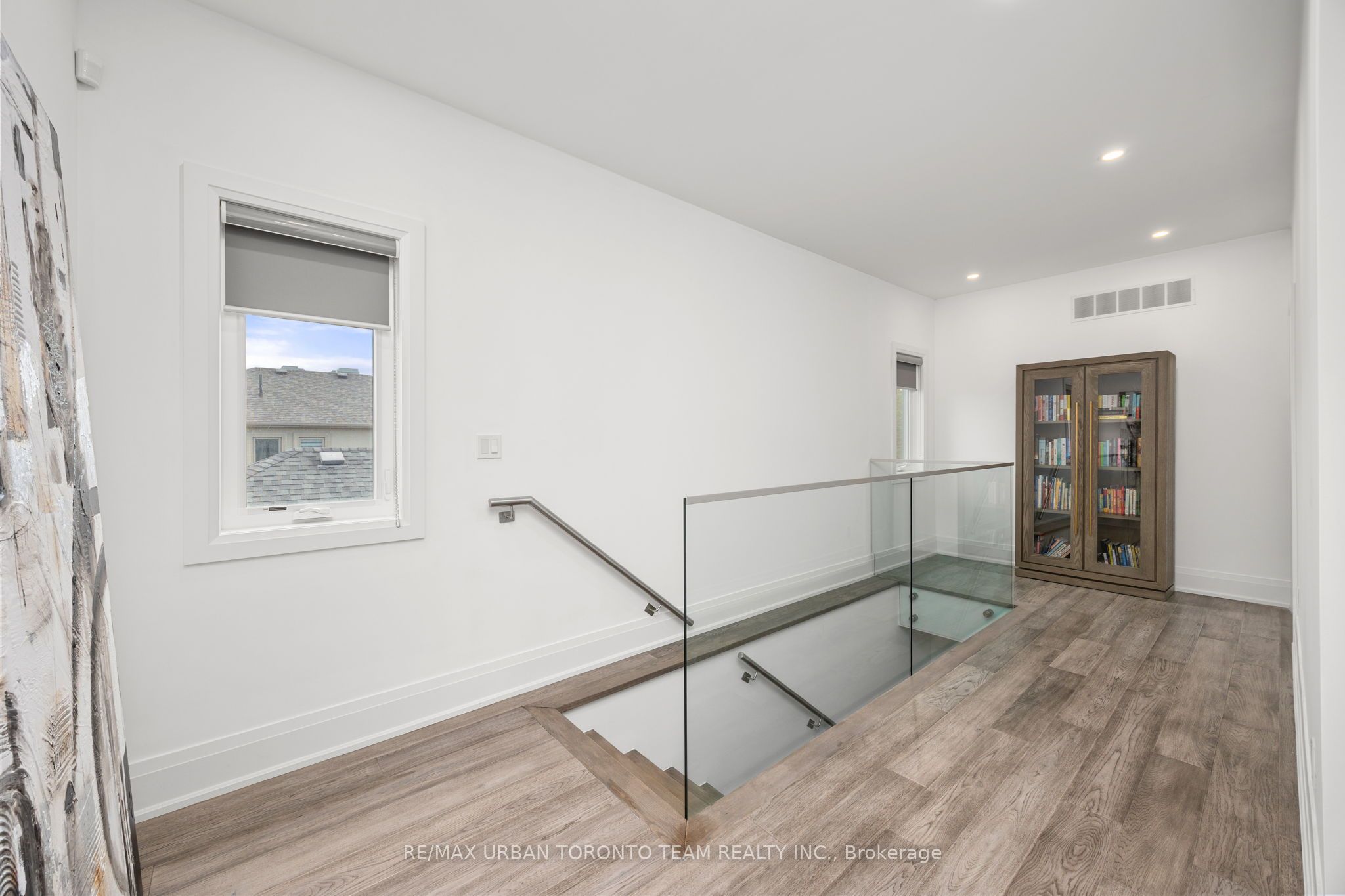 58 Manitoba Street Property Photo 13