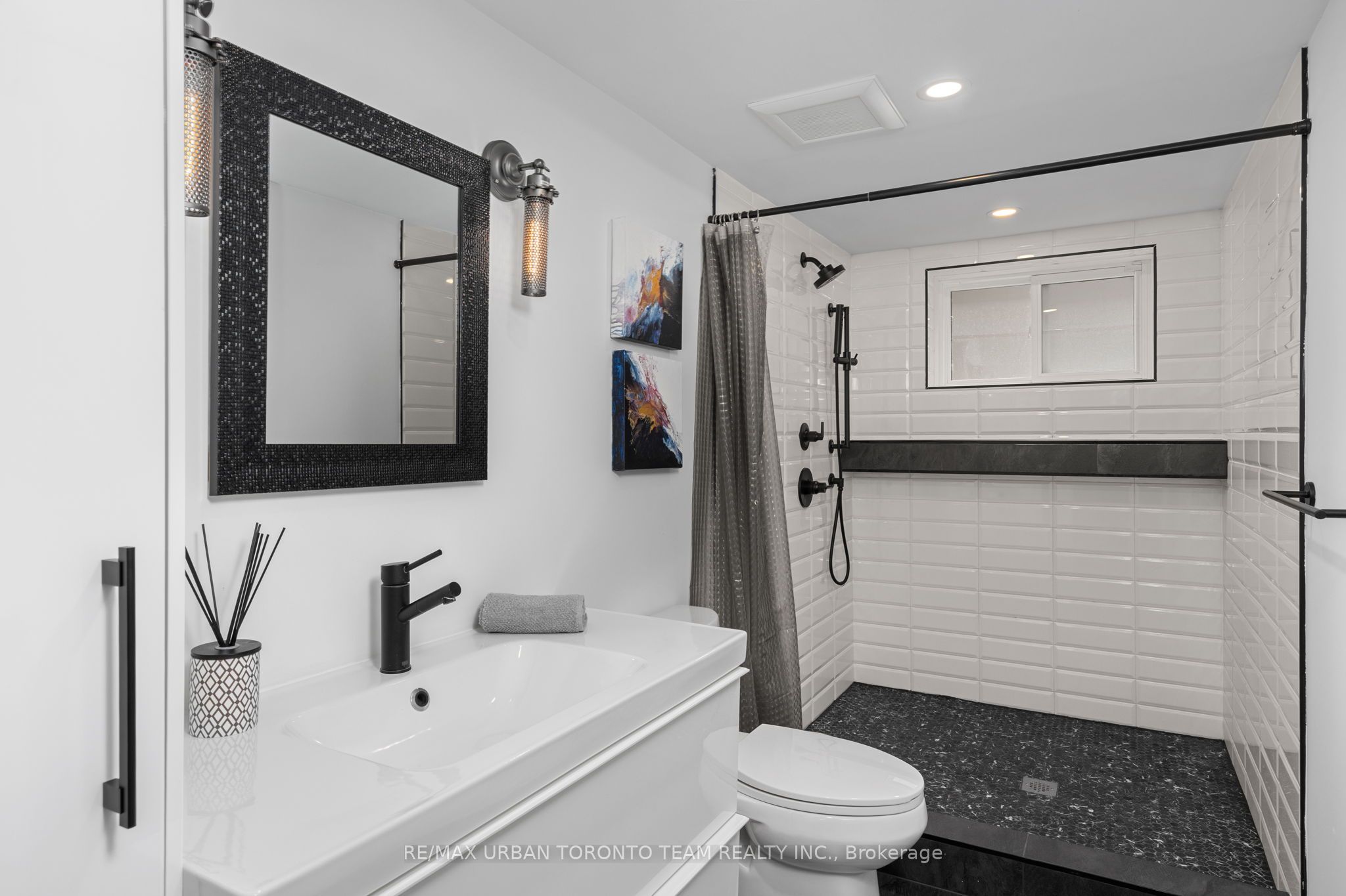 58 Manitoba Street Property Photo 25