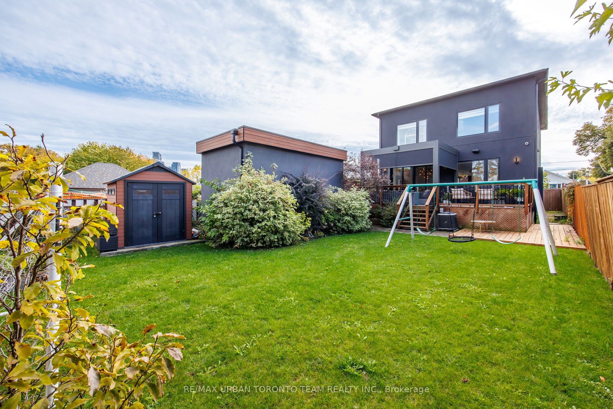58 Manitoba Street Property Photo 33