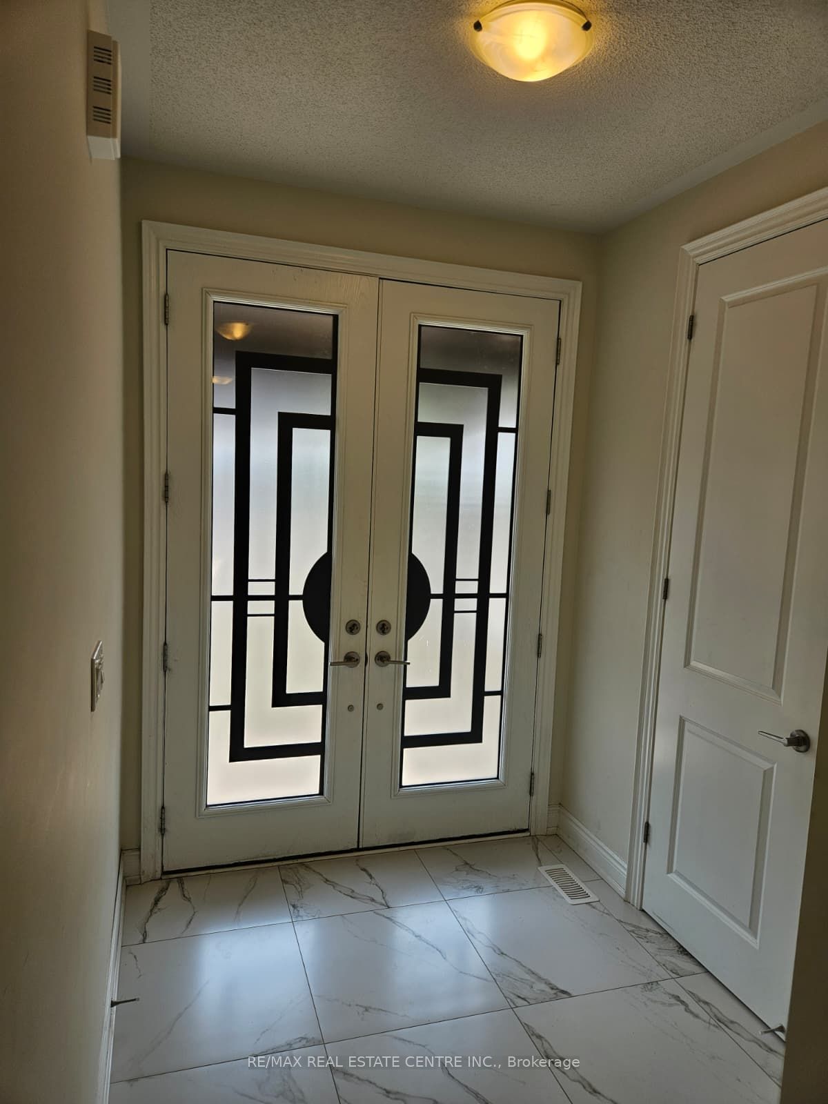 18 Gladmary Drive Property Photo 3