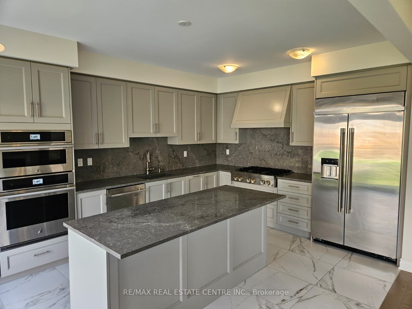 18 Gladmary Drive Property Photo 12